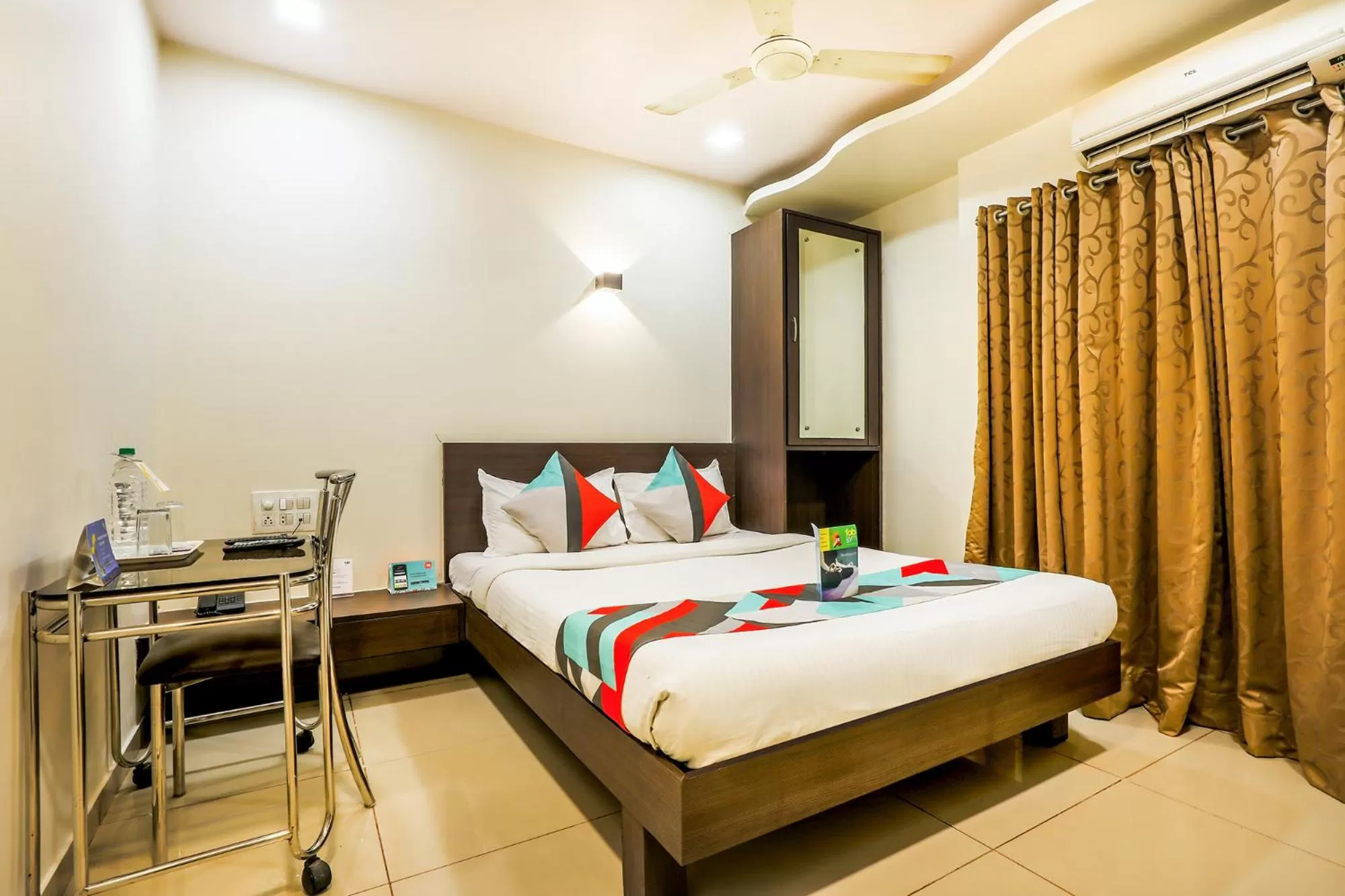 FabExpress Adore Inn - Nr Mumbai International Airport