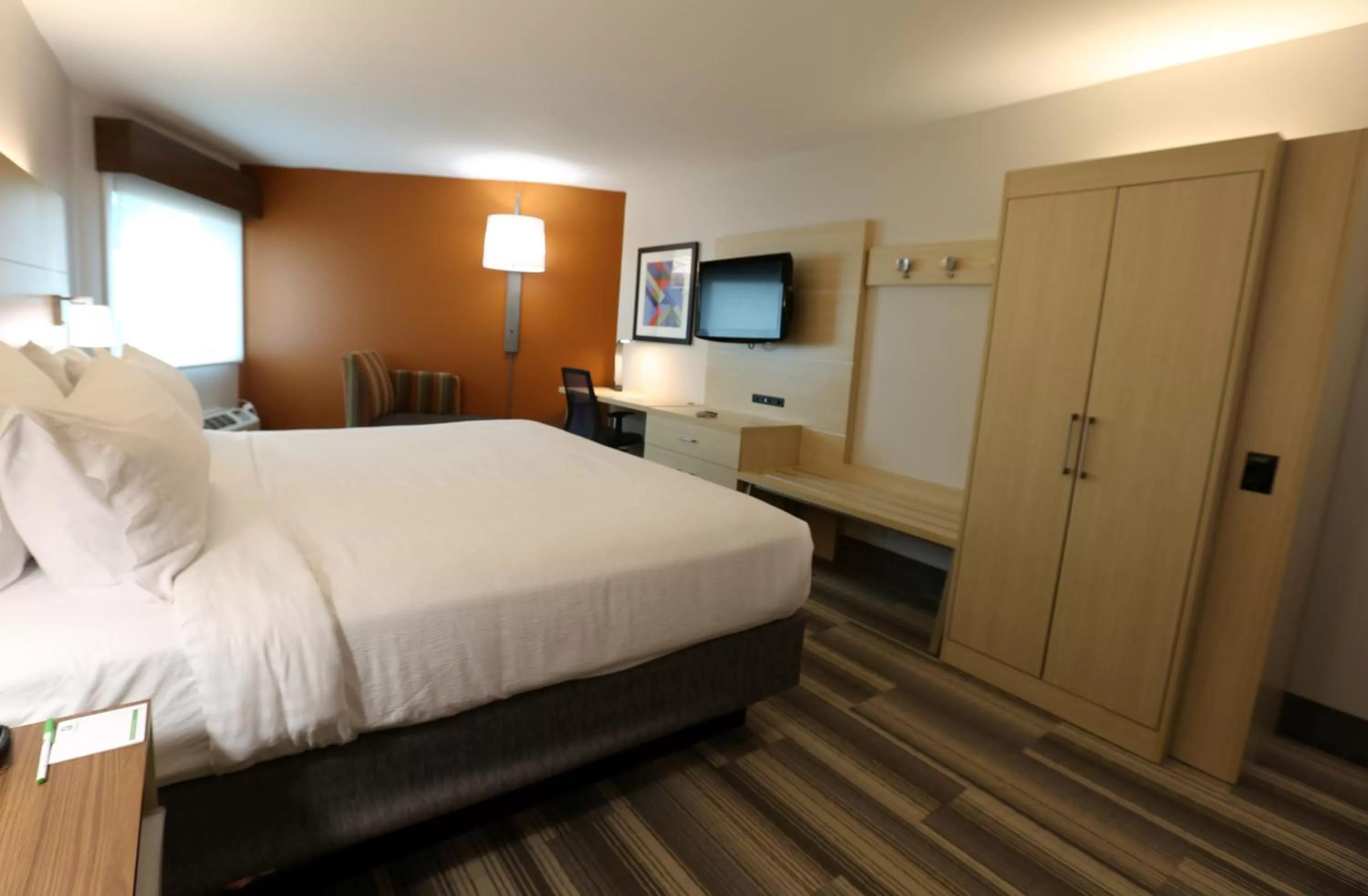 Standard Room in Holiday Inn Express - Biloxi - Beach Blvd by IHG