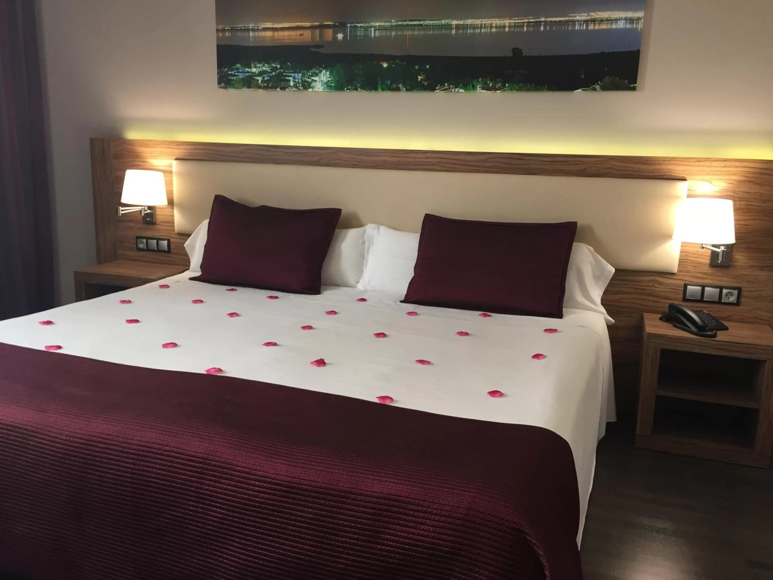 Romantic Double Room with Lagoon View in Dña Monse Hotel Spa & Golf