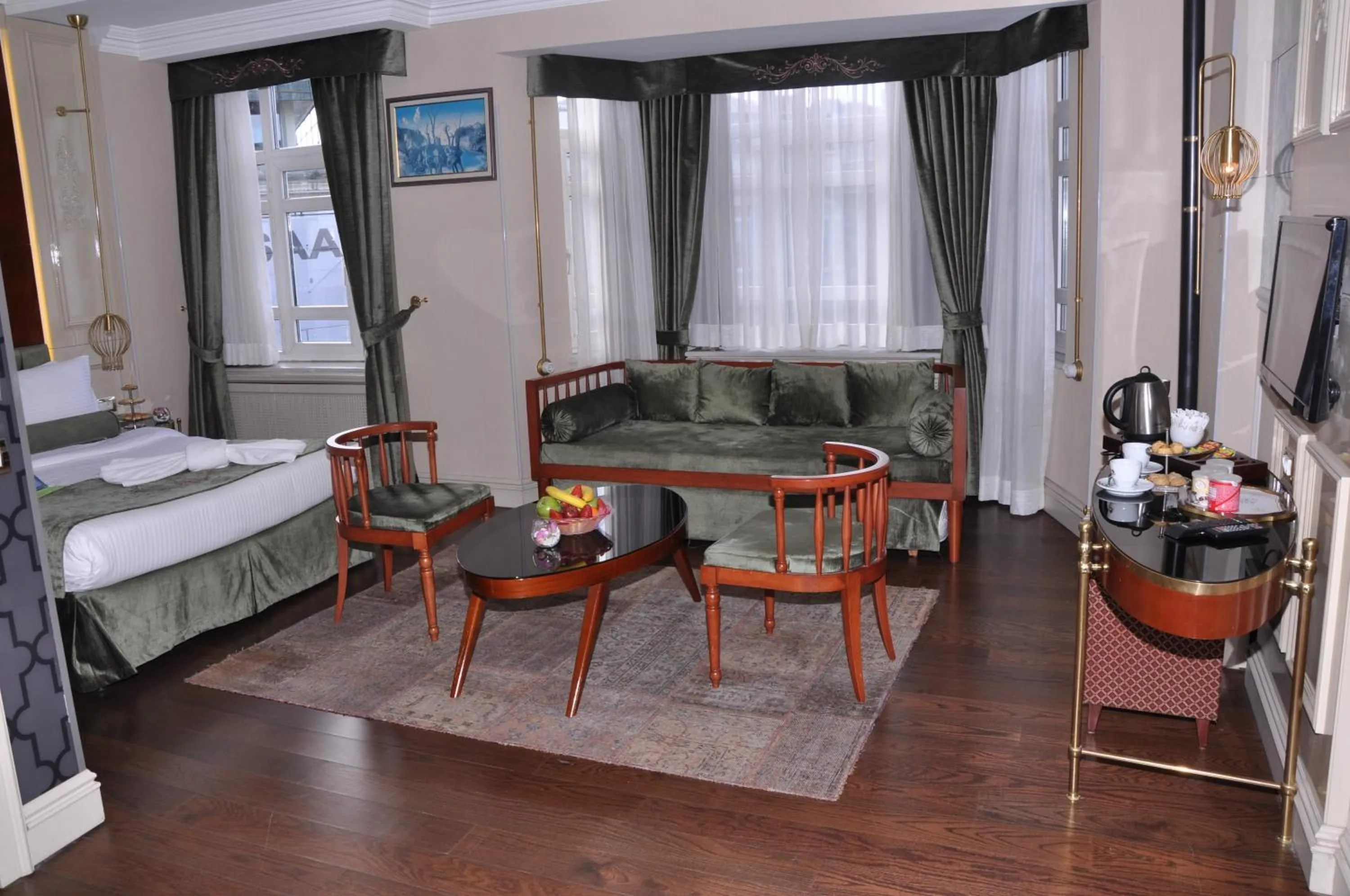 Deluxe Family Room in Taksim Star Hotel