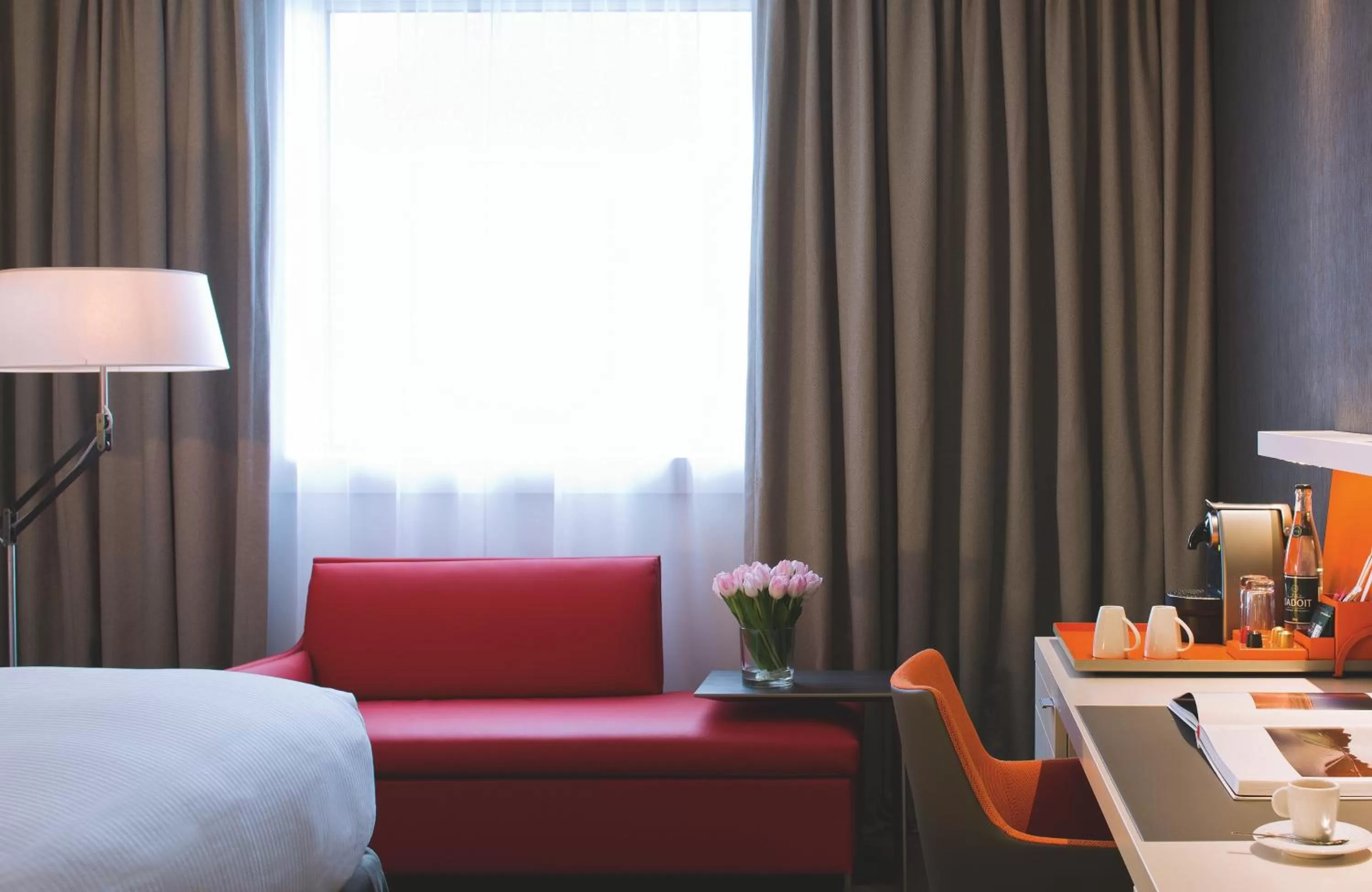 Deluxe Twin Room with View in Pullman Paris La Défense