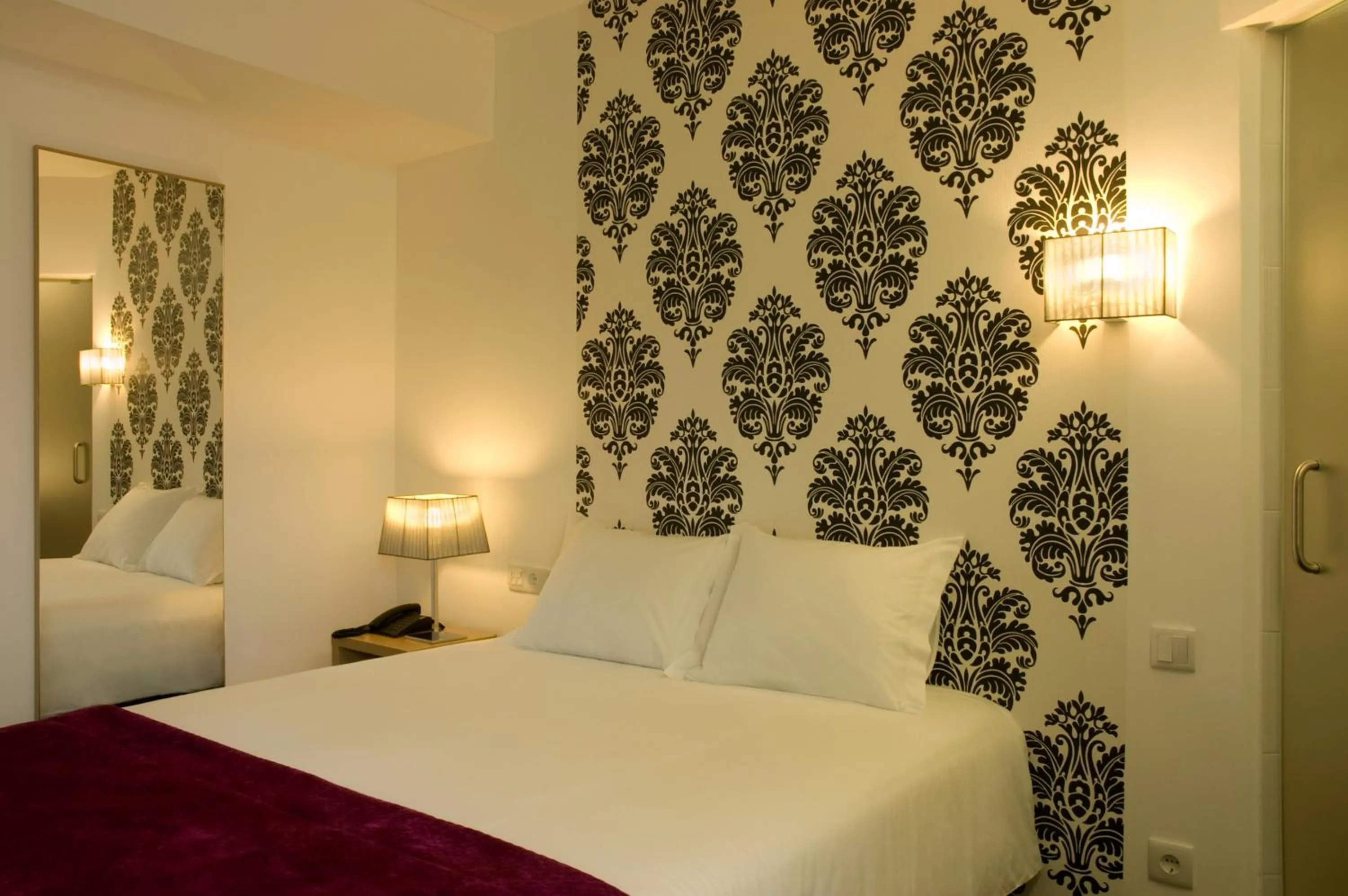 Single Room in Hotel Genesis