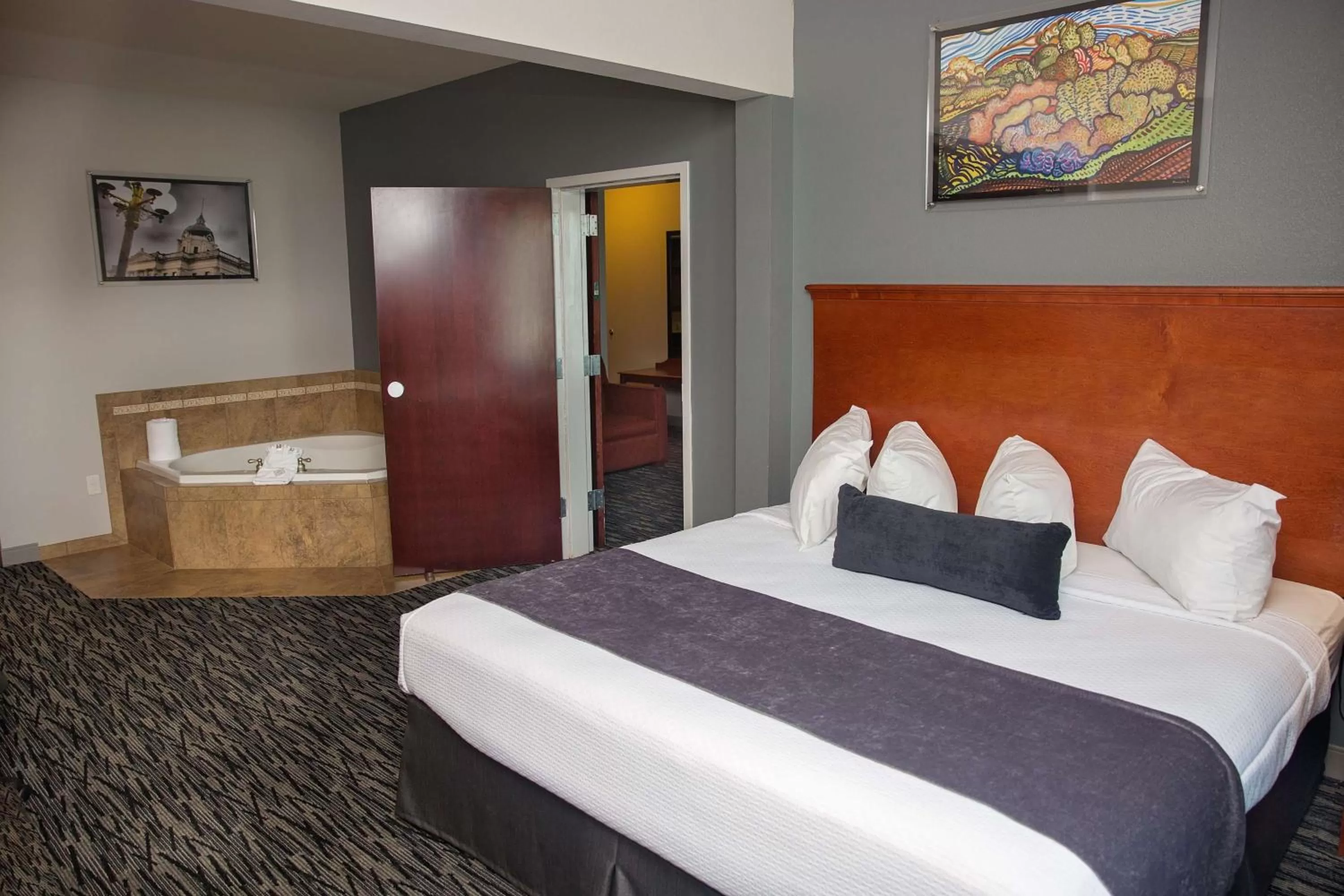 Two-Bedrooms King Suite in Parke Regency Hotel & Conf Ctr., BW Signature Collection