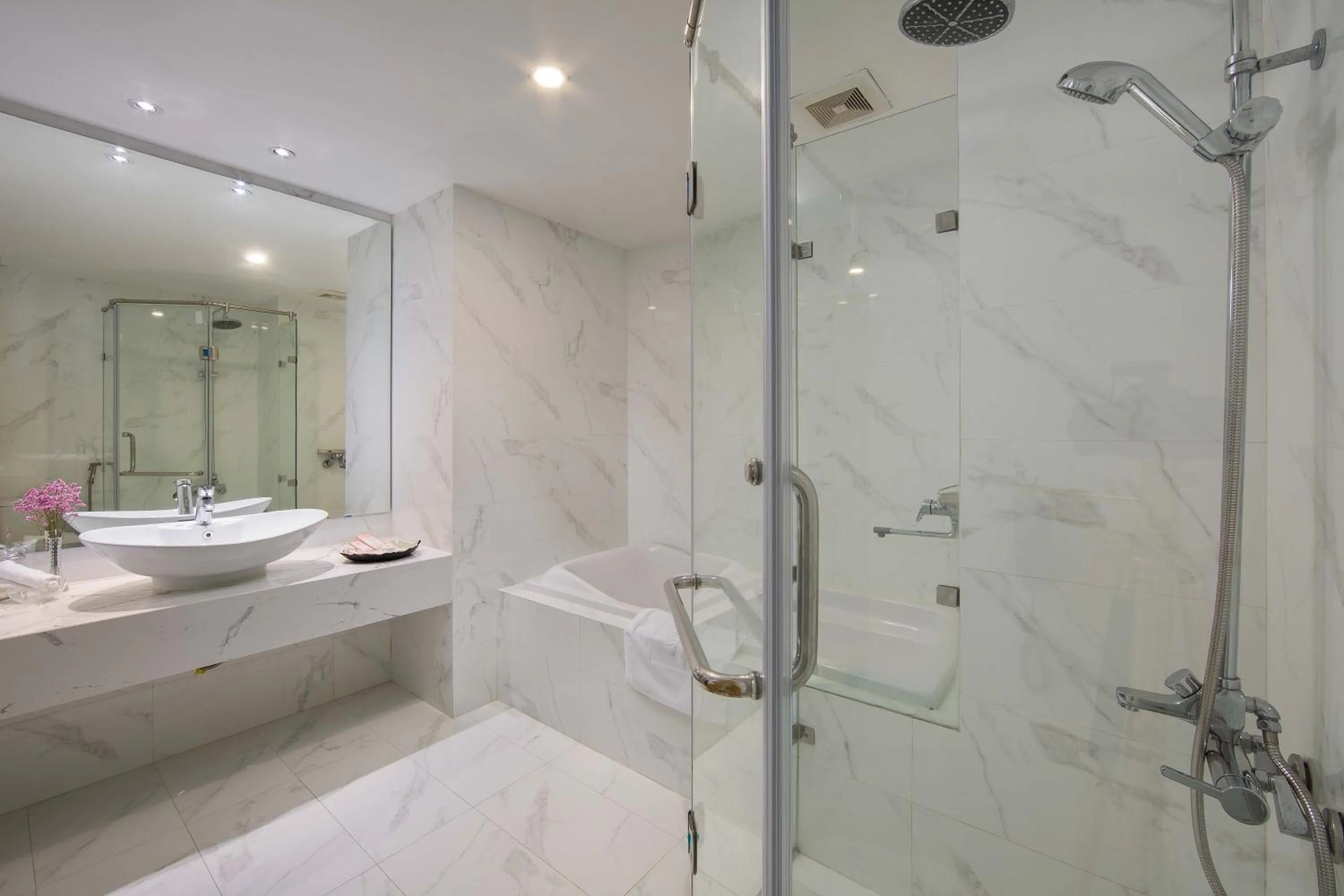 Executive Twin Room in Danly Hotel