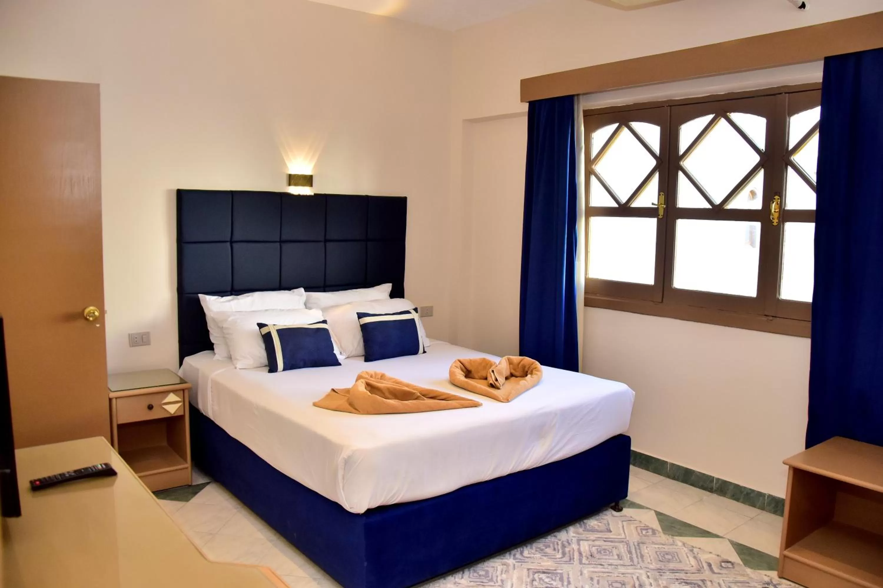 Budget Double Room in Dive Inn Resort