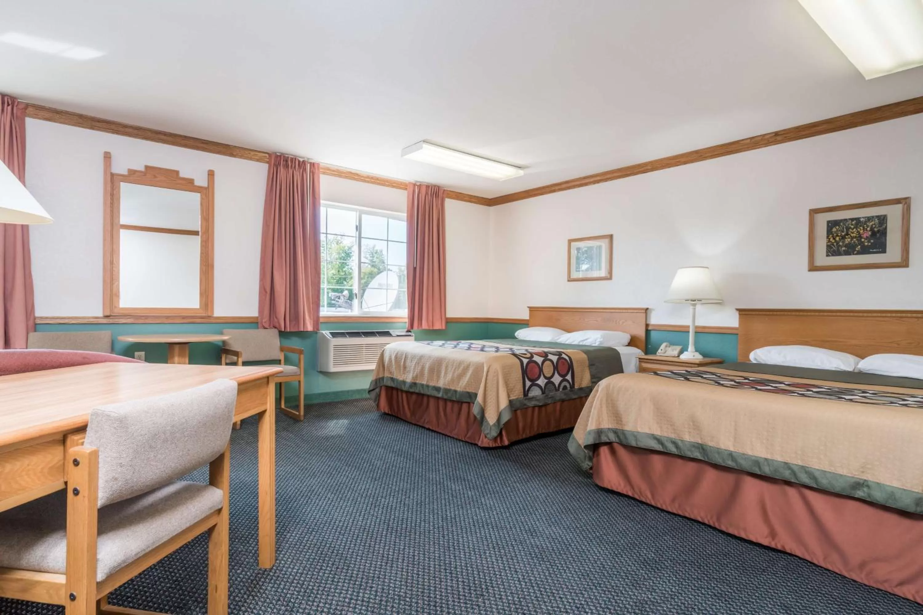 Queen Room with Two Queen Beds - Non-Smoking in Super 8 by Wyndham Sheldon