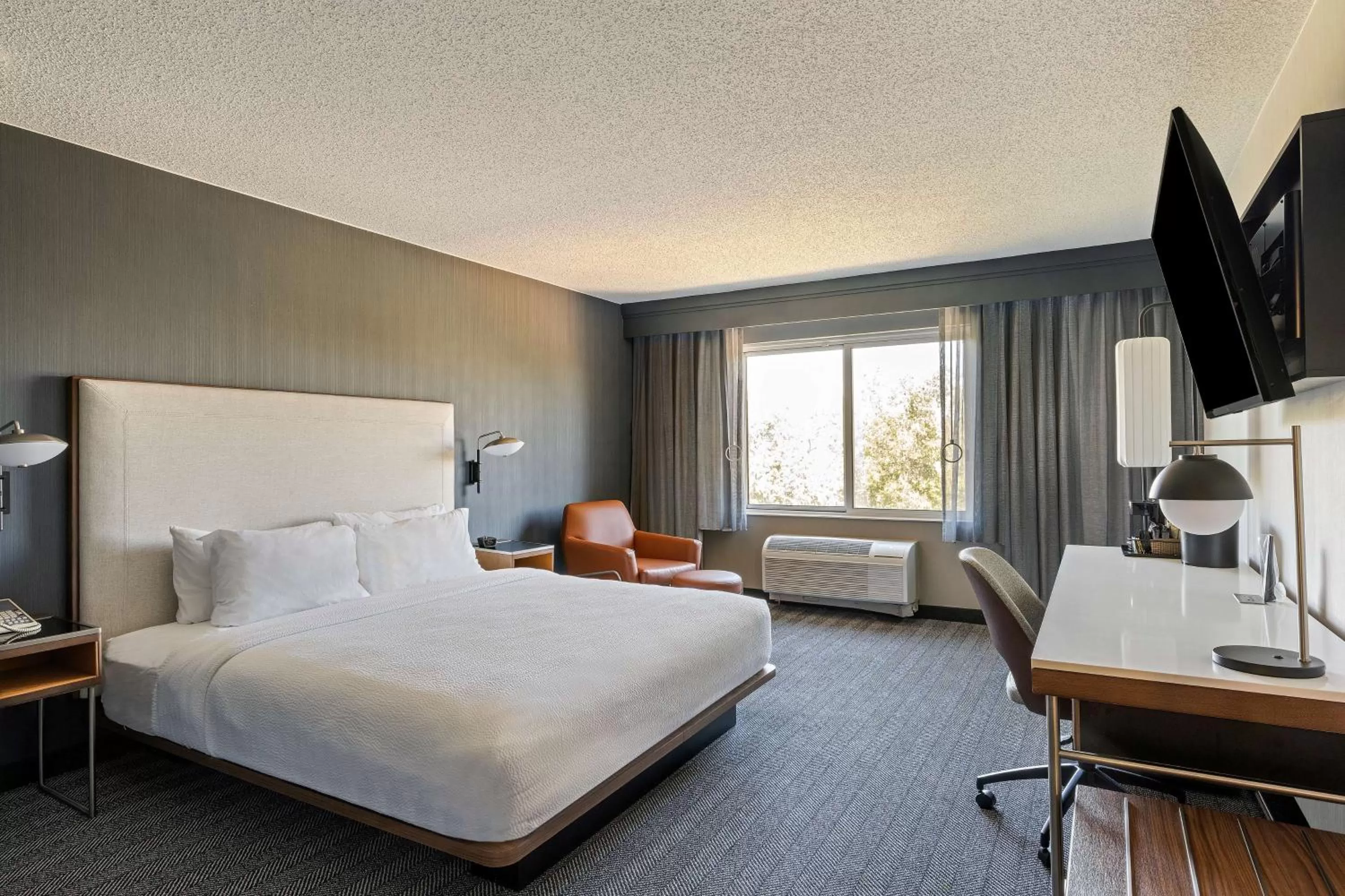Guestroom King - Hearing Accessible in Sonesta Select San Ramon
