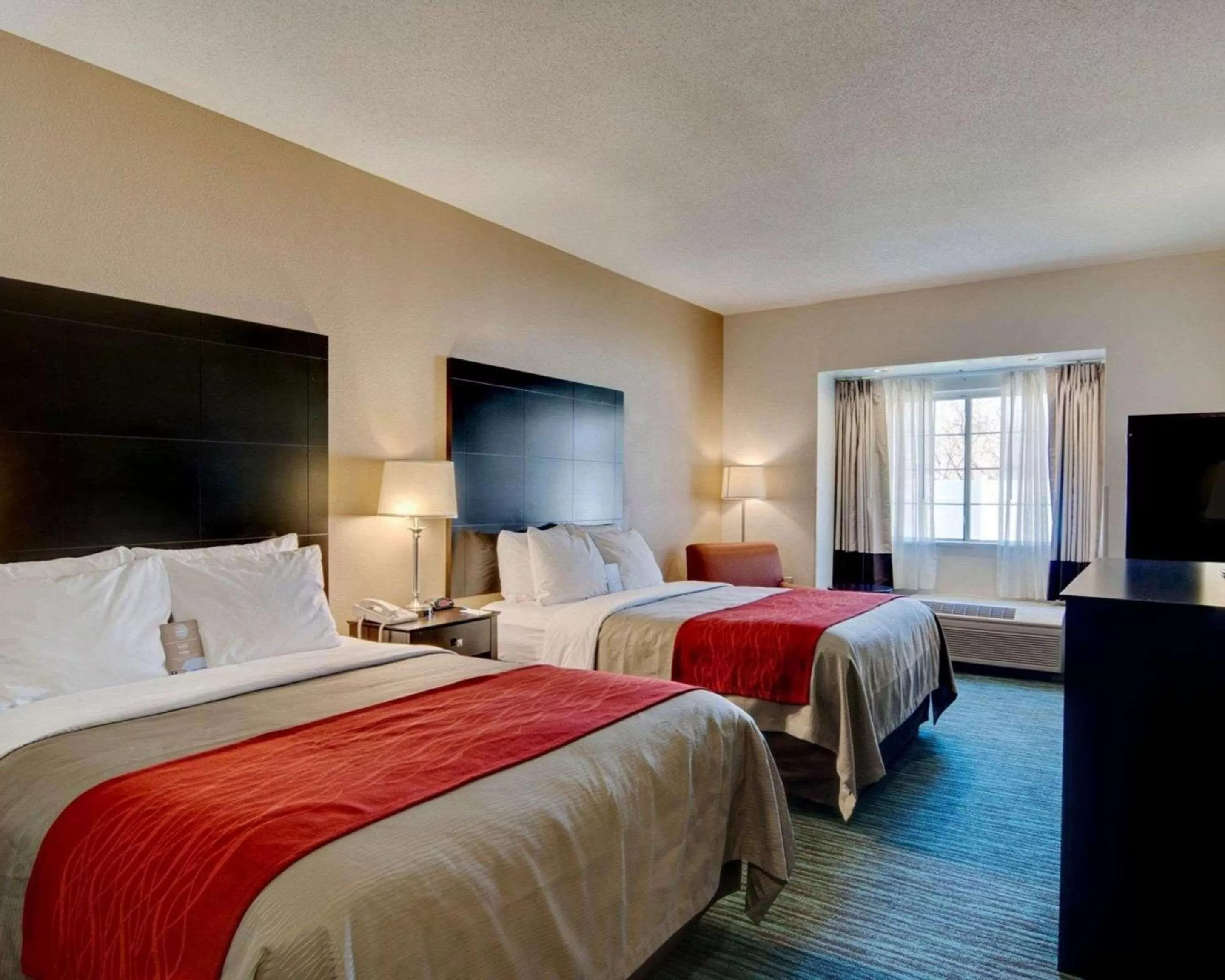Queen Room with Two Queen Beds - Accessible/Non-Smoking  in Comfort Inn Mount Airy
