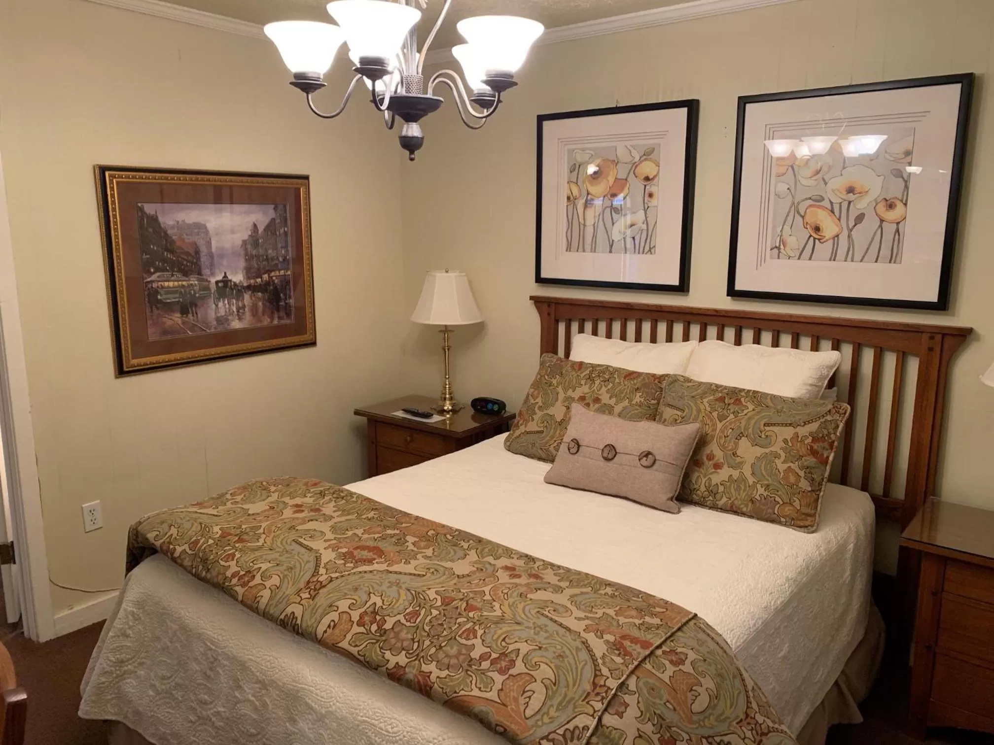 Superior Double Room in Rainbow Courts