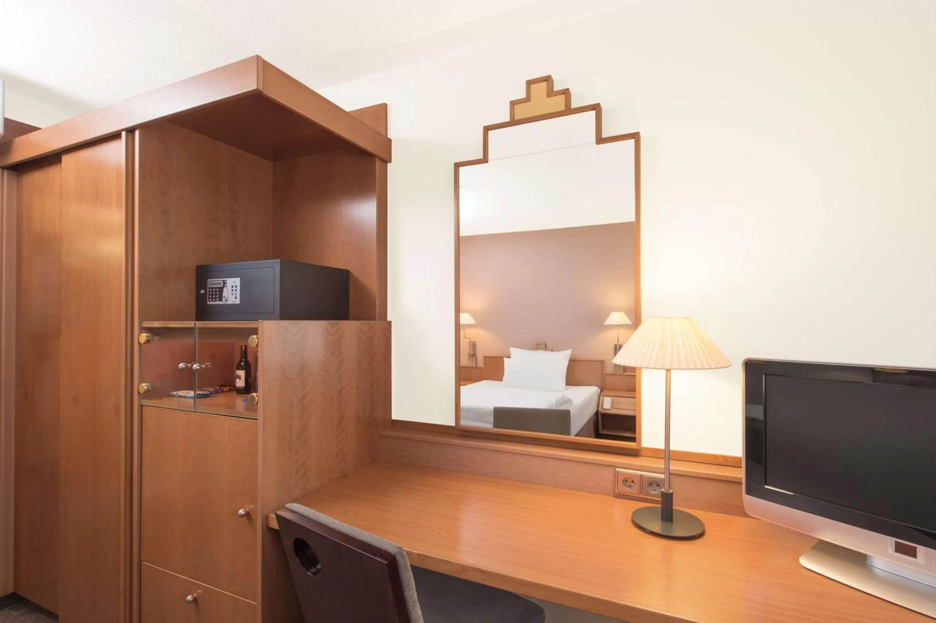 Standard Single Room Free Parking Promo in Spark By Hilton Stuttgart Sindelfingen