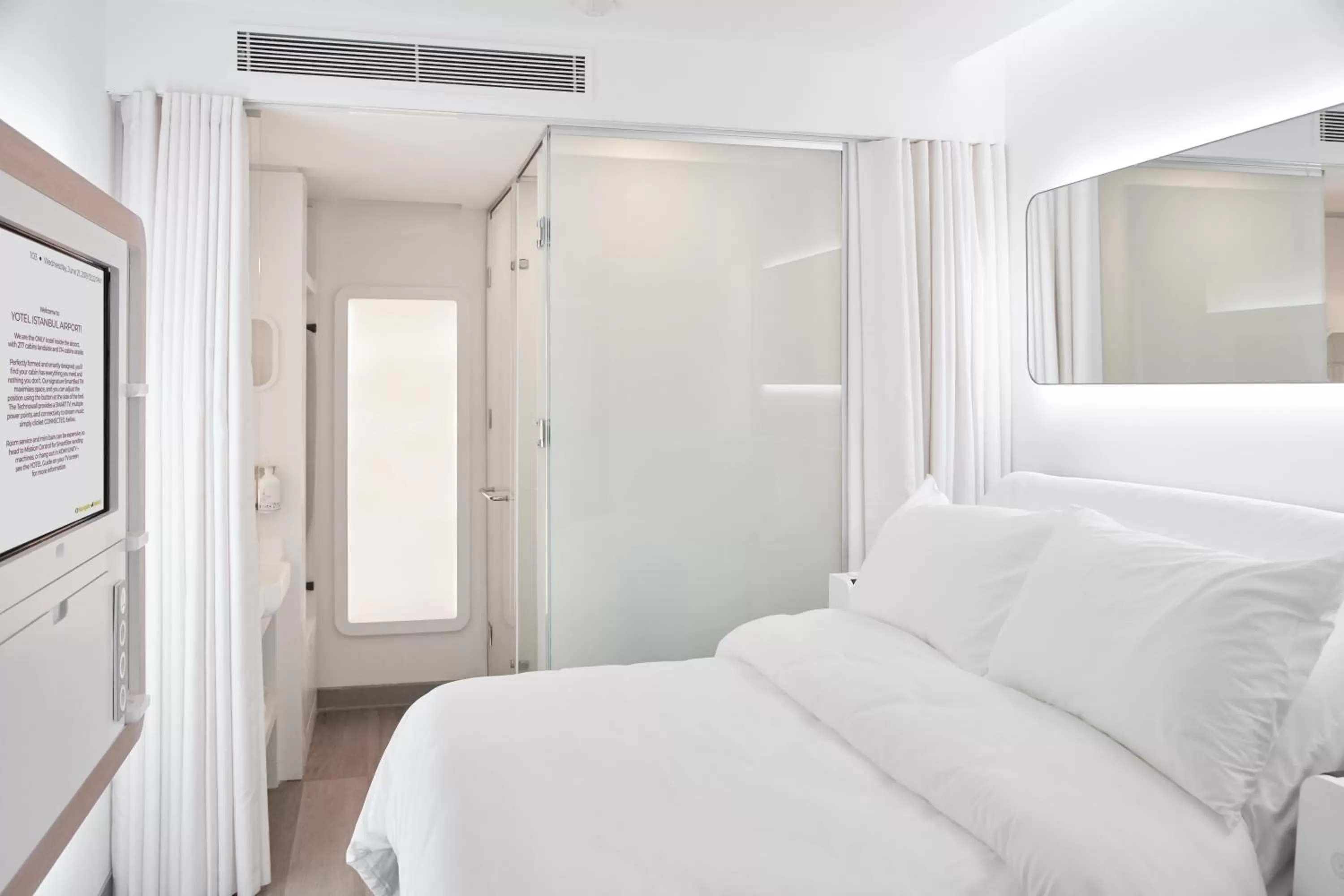 Premium Queen in YOTEL Istanbul Airport, City Entrance