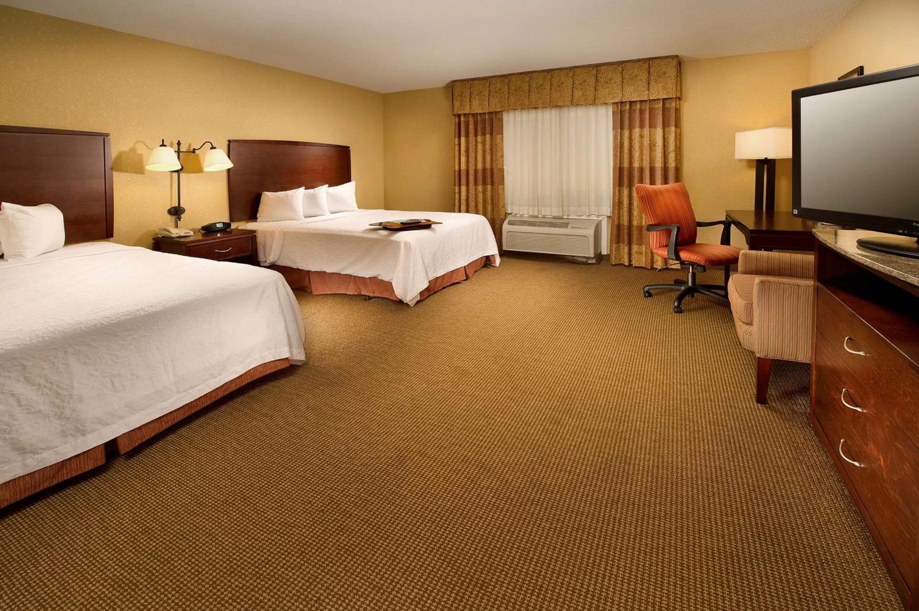 Double Room with Two Queen Beds and Bath Tub - Mobility Access in Hampton Inn and Suites San Antonio Airport