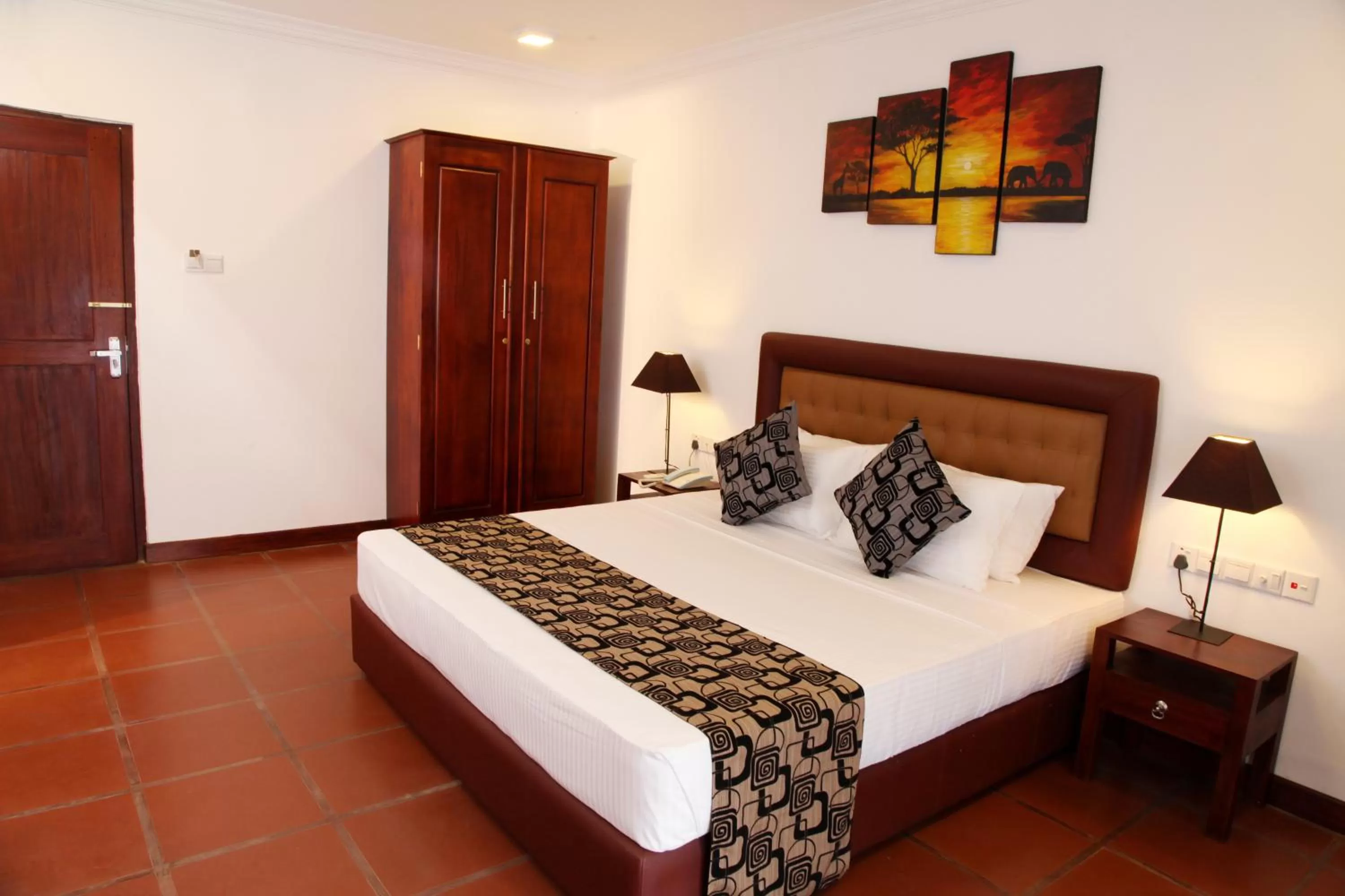 Deluxe Double Room with Complimentary Airport Transfer in Oreeka - Katunayake Airport Transit Hotels