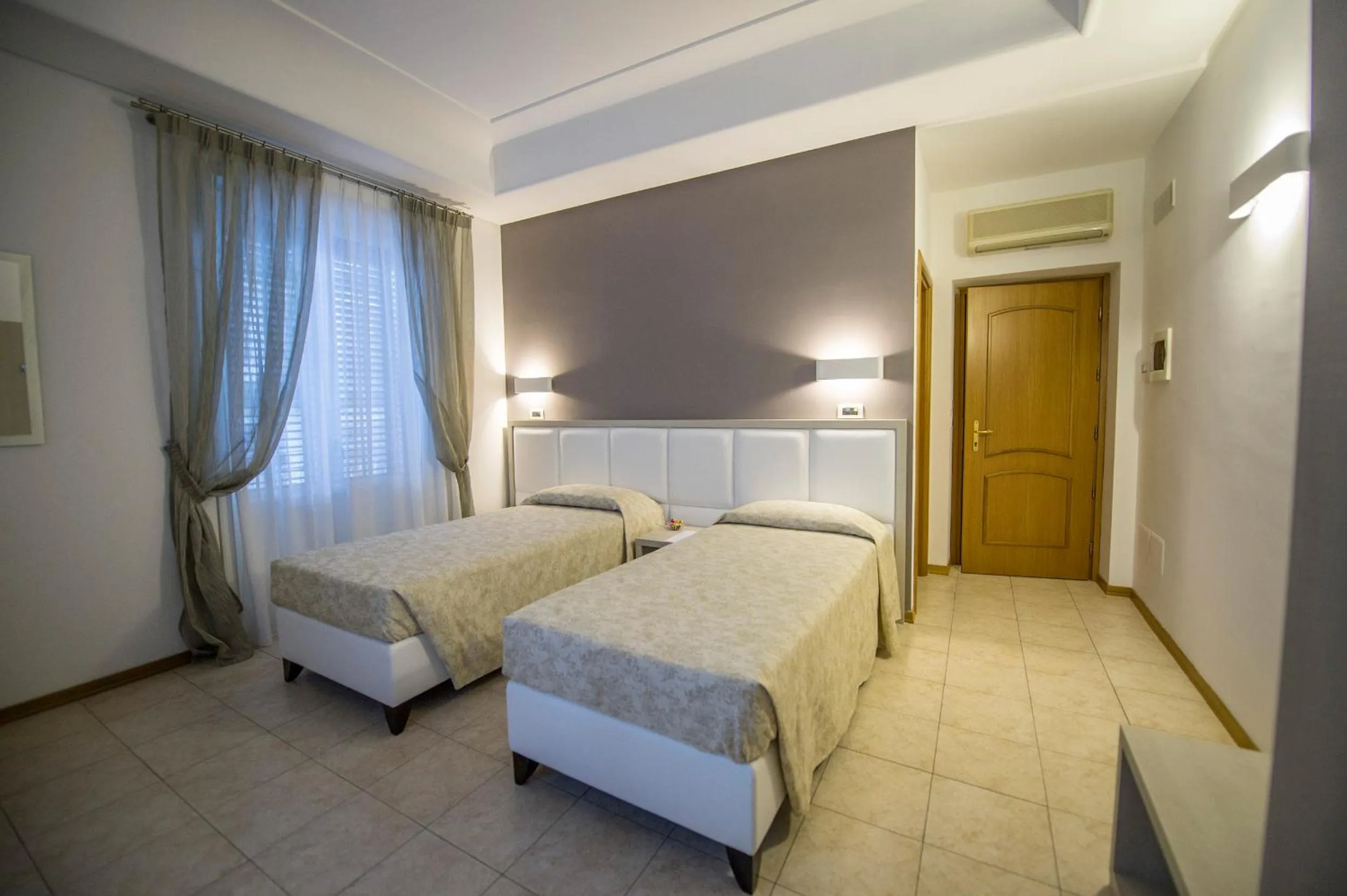 Classic Twin Room in Artemisia Palace Hotel