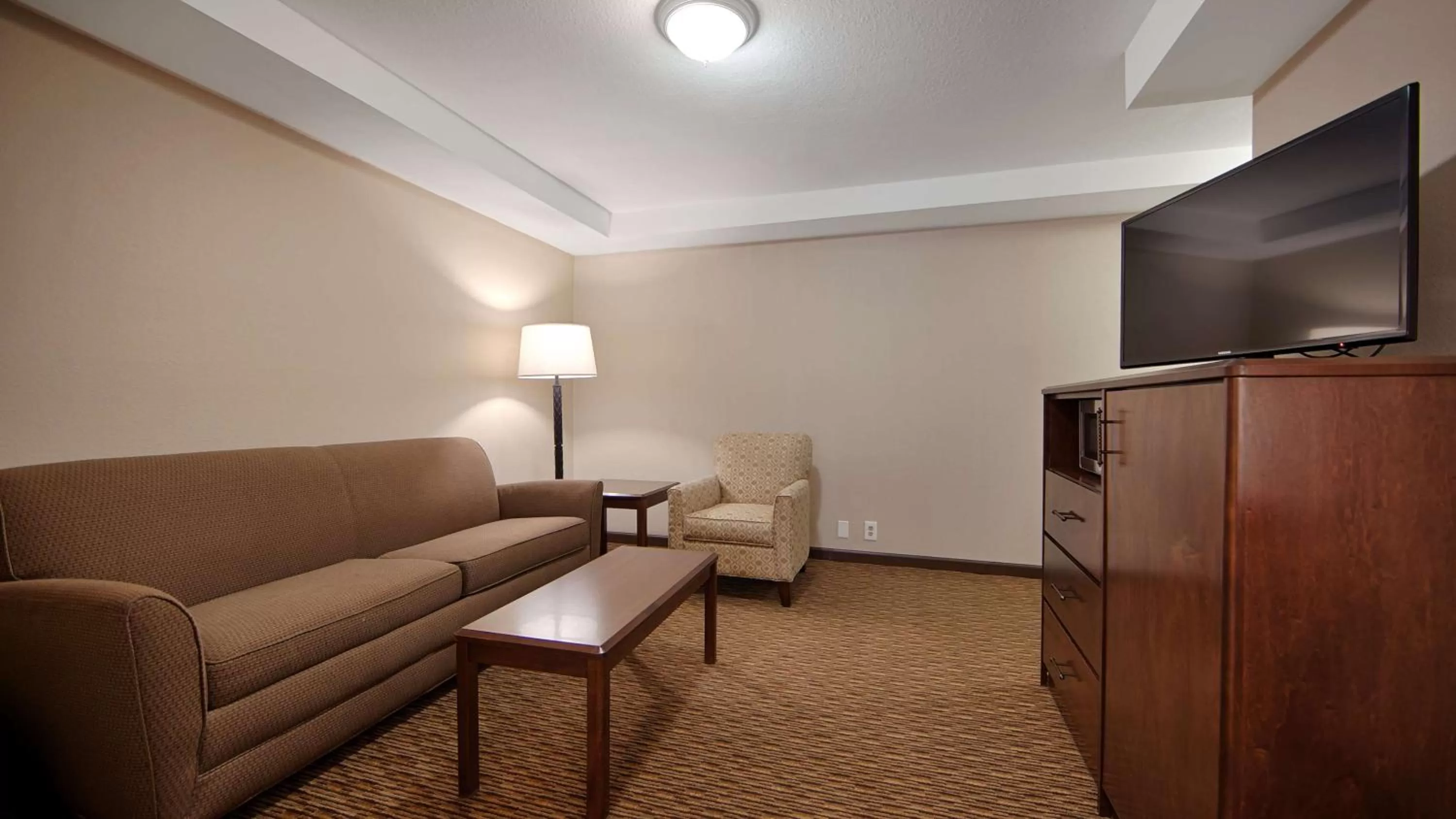 King Suite with Sofa Bed - Non-Smoking in Best Western Pasadena Royale Inn & Suites