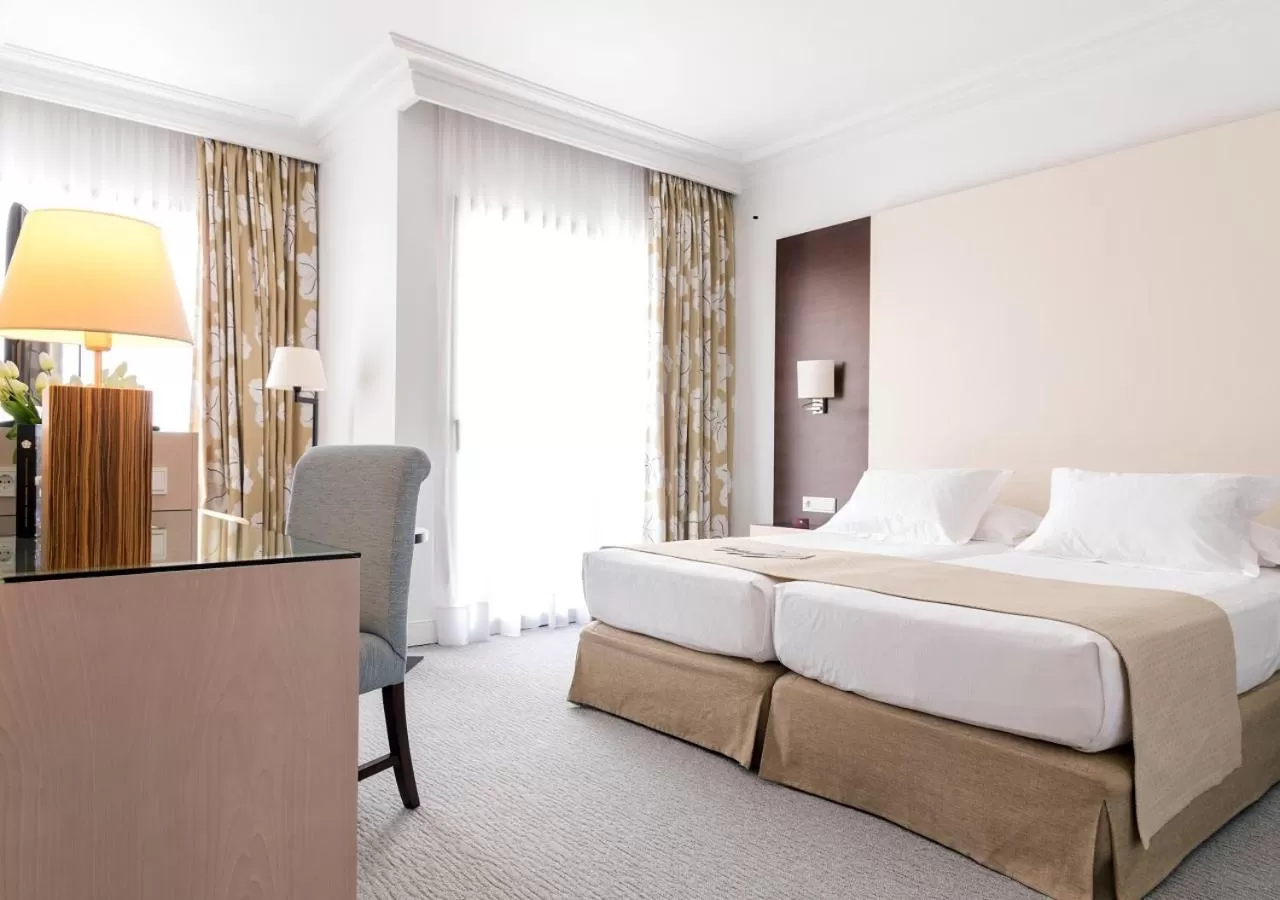 Deluxe Double Room with partial Sea/Hill View - for Single Use in GPRO Valparaiso Palace & Spa