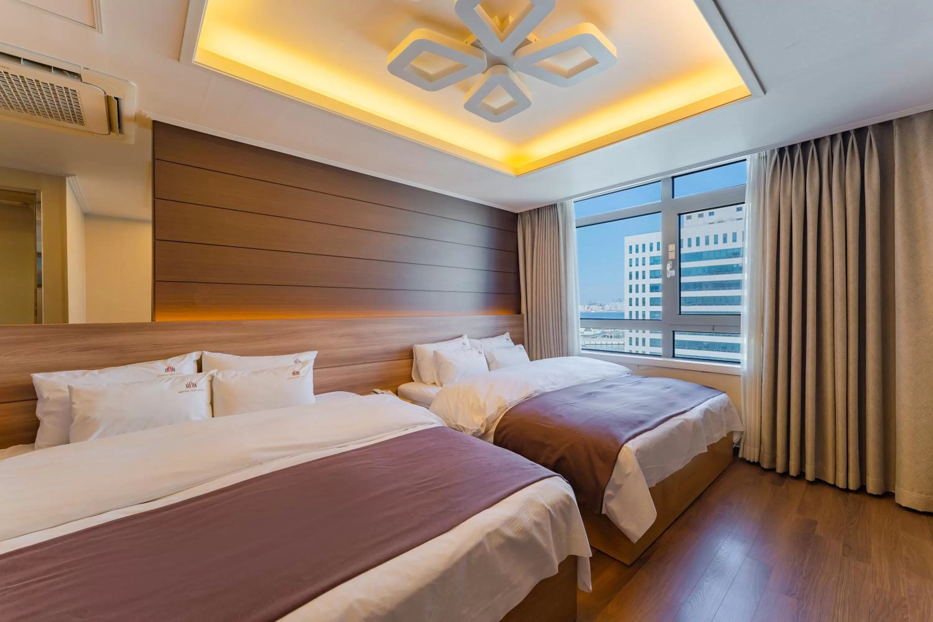 Family Suite with Harbor View in Central Park Hotel Busan