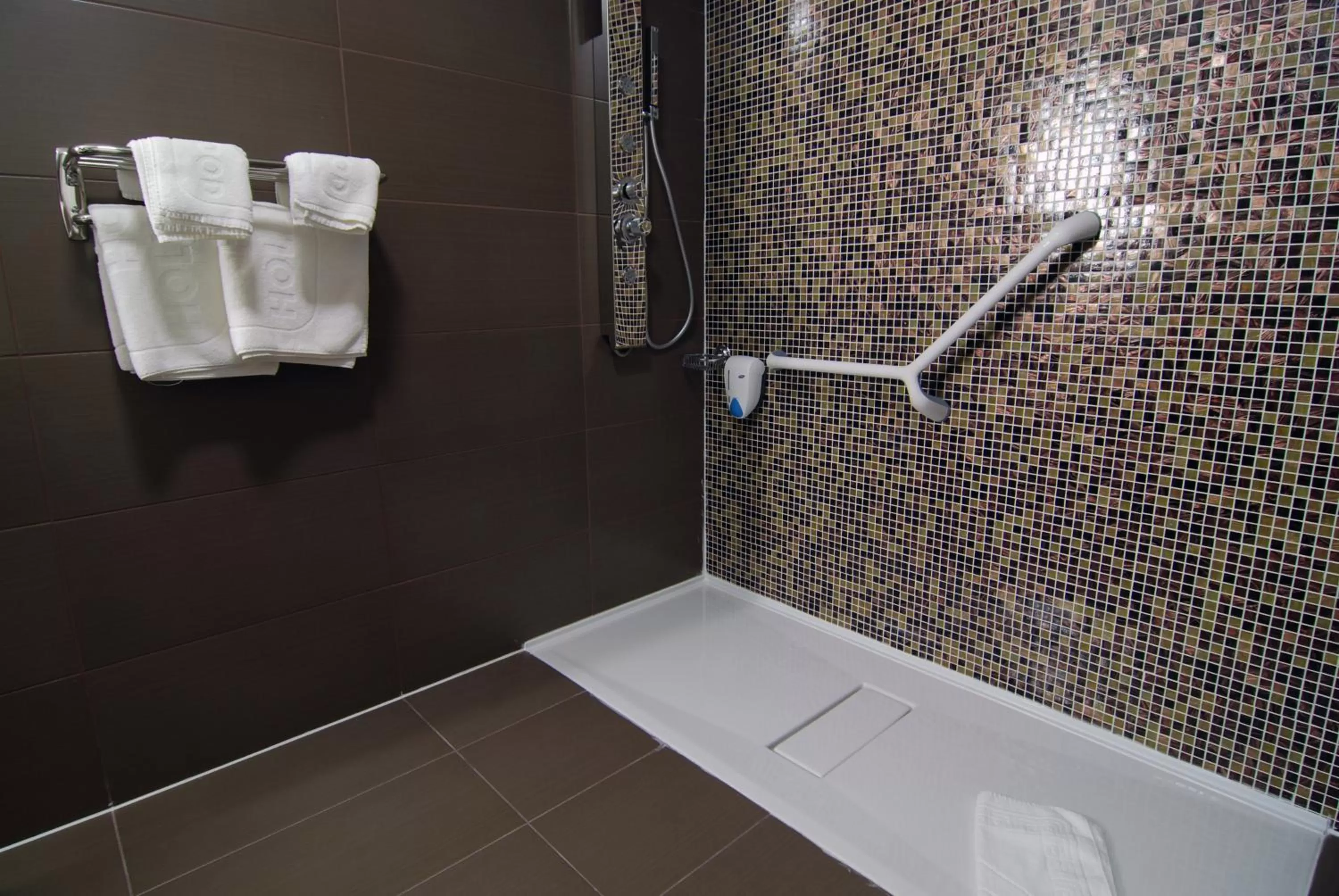 Triple Superior Room in Hollywood Hotel