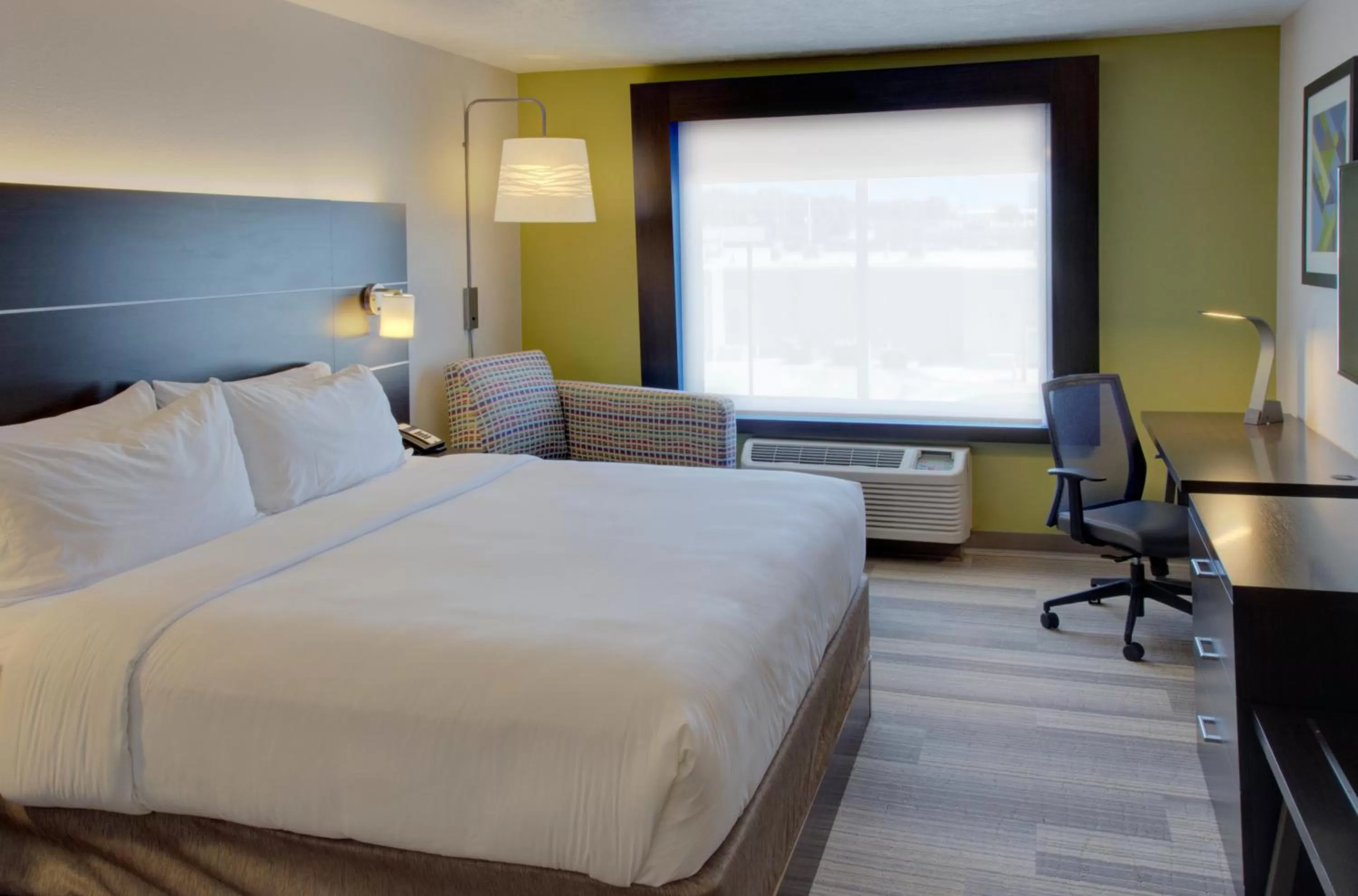 Standard King Room in Holiday Inn Express & Suites Le Mars by IHG