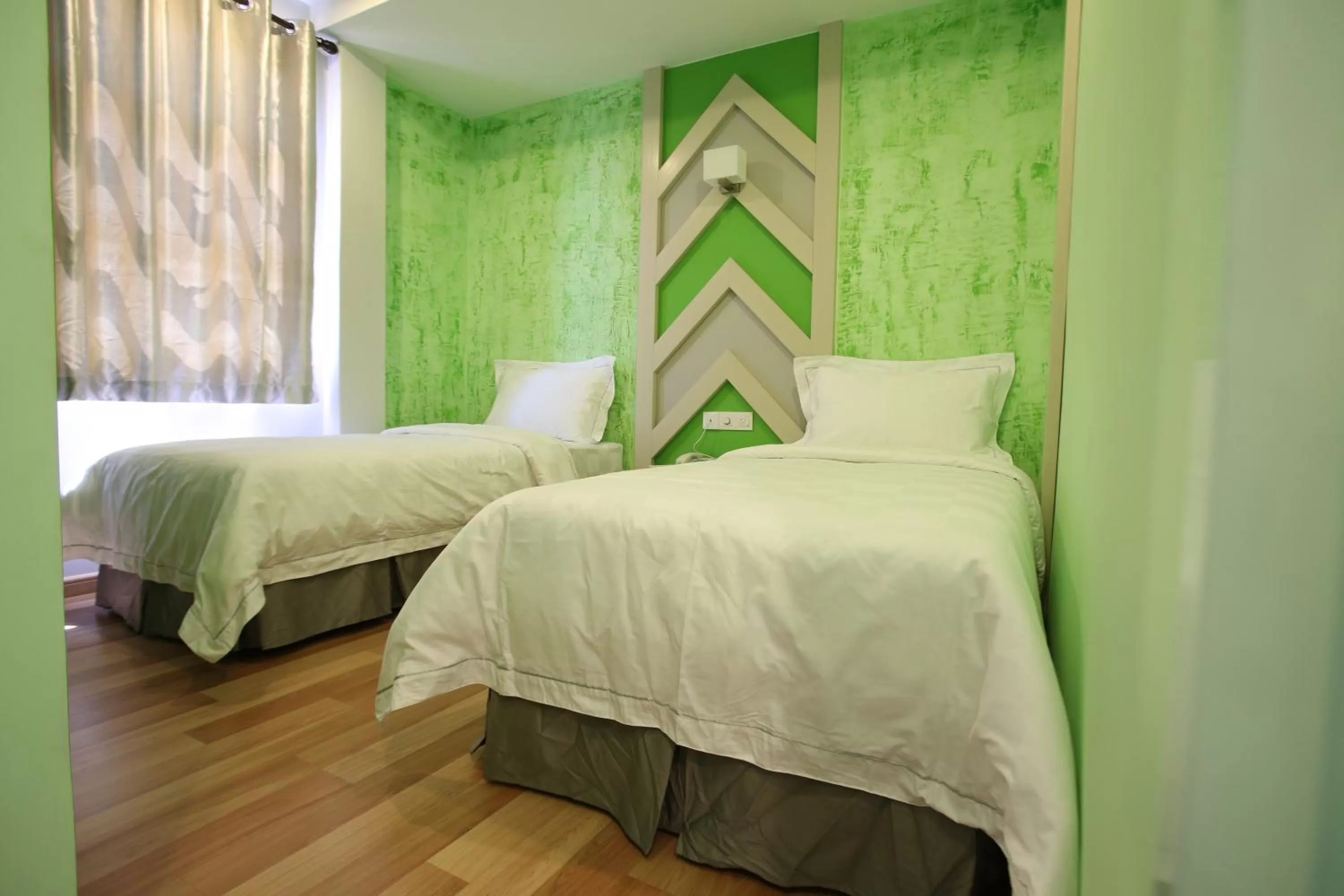 Deluxe Twin Room in Sunshine Inn Plus