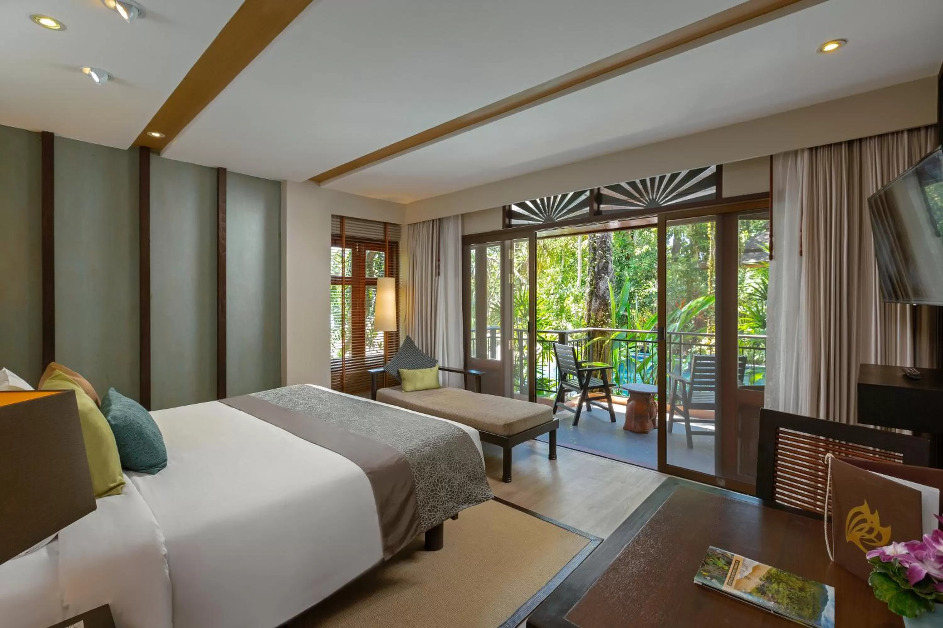 Deluxe Double Room with Pool Access in Khaolak Merlin Resort