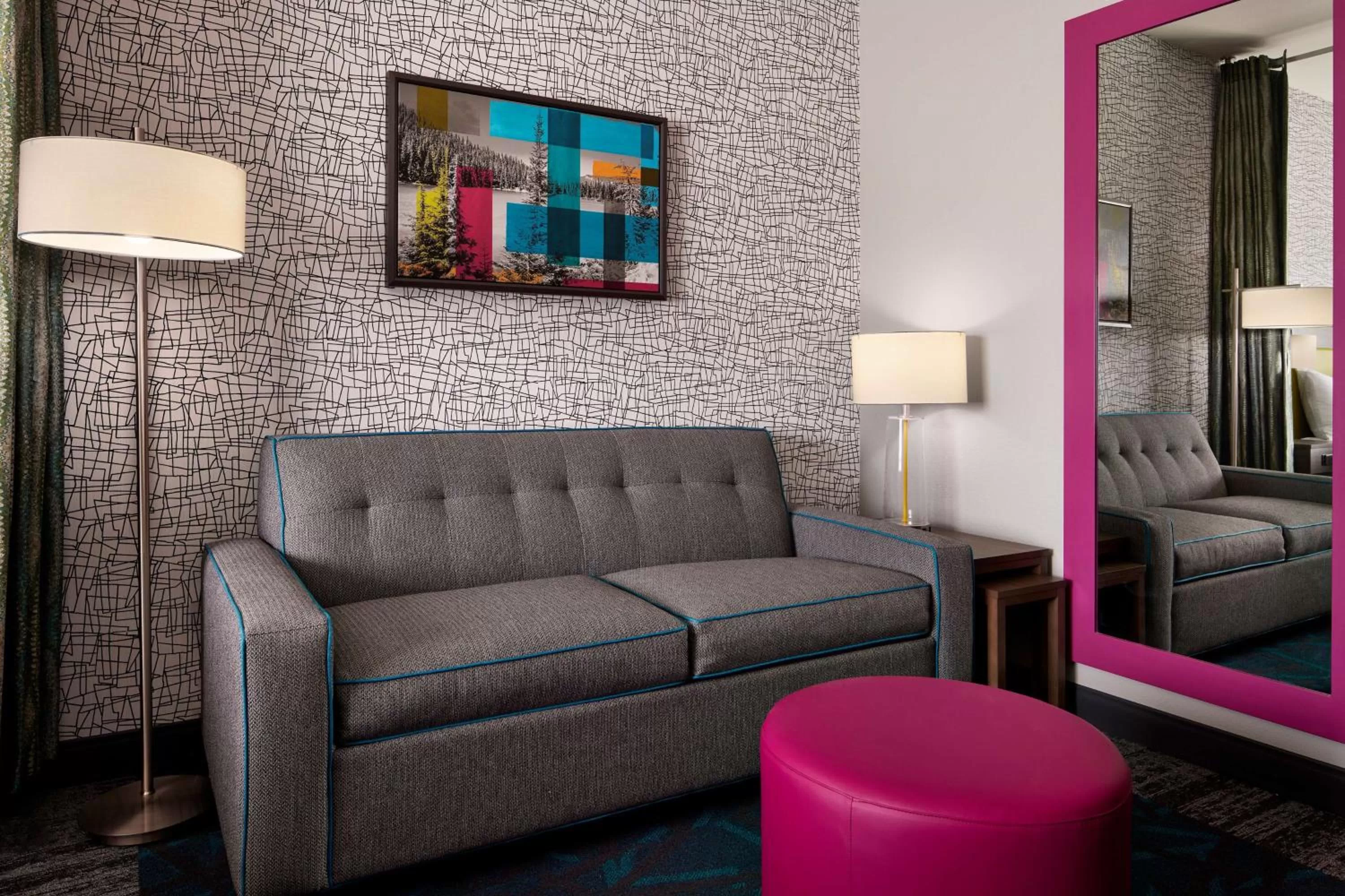 Studio with Two Queen Beds and Roll-In Shower - Mobility and Hearing Access/Non-Smoking in Home2 Suites By Hilton Bend, Or