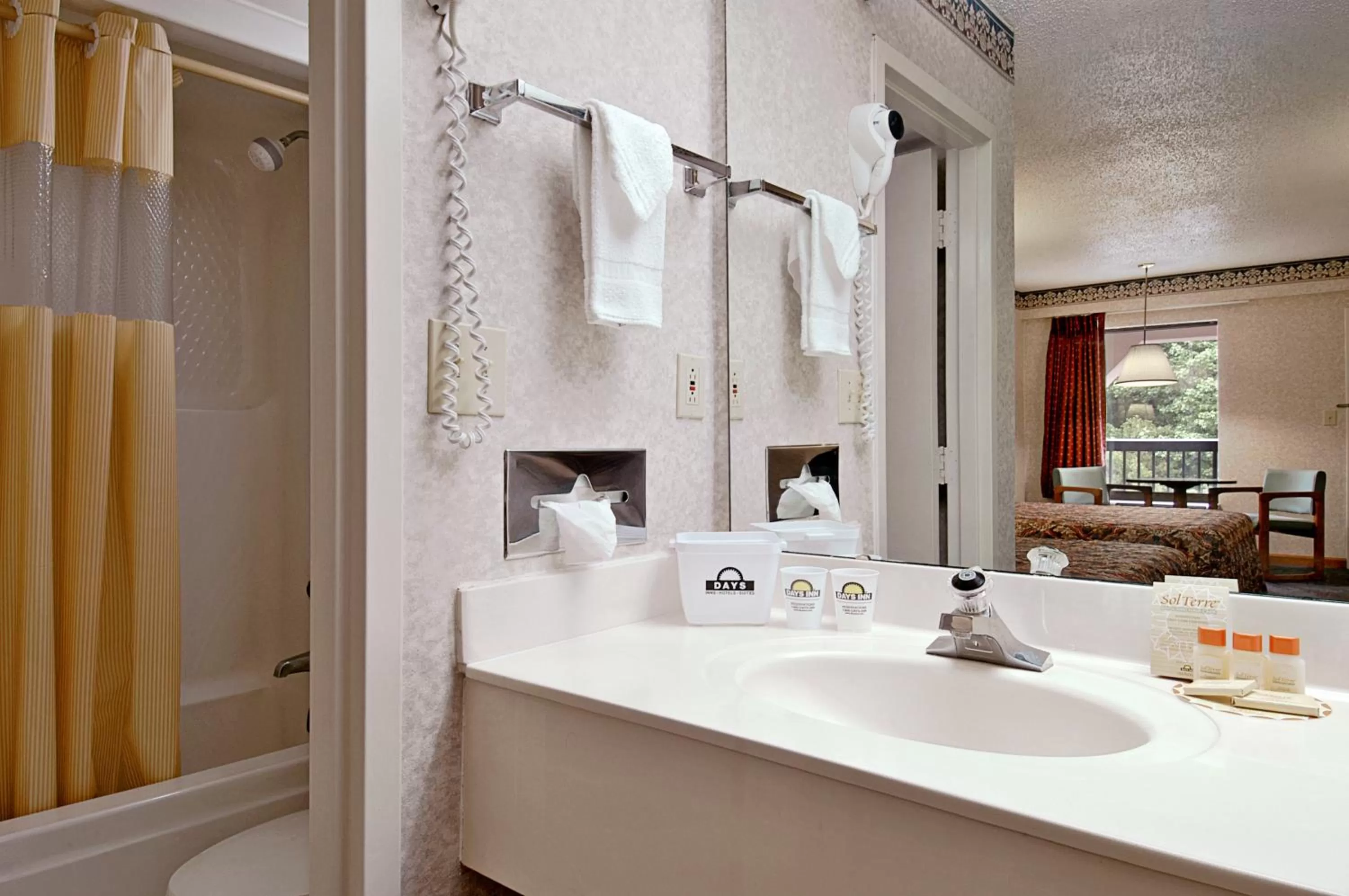 Double Room with Two Double Beds - Smoking in Days Inn by Wyndham Walterboro