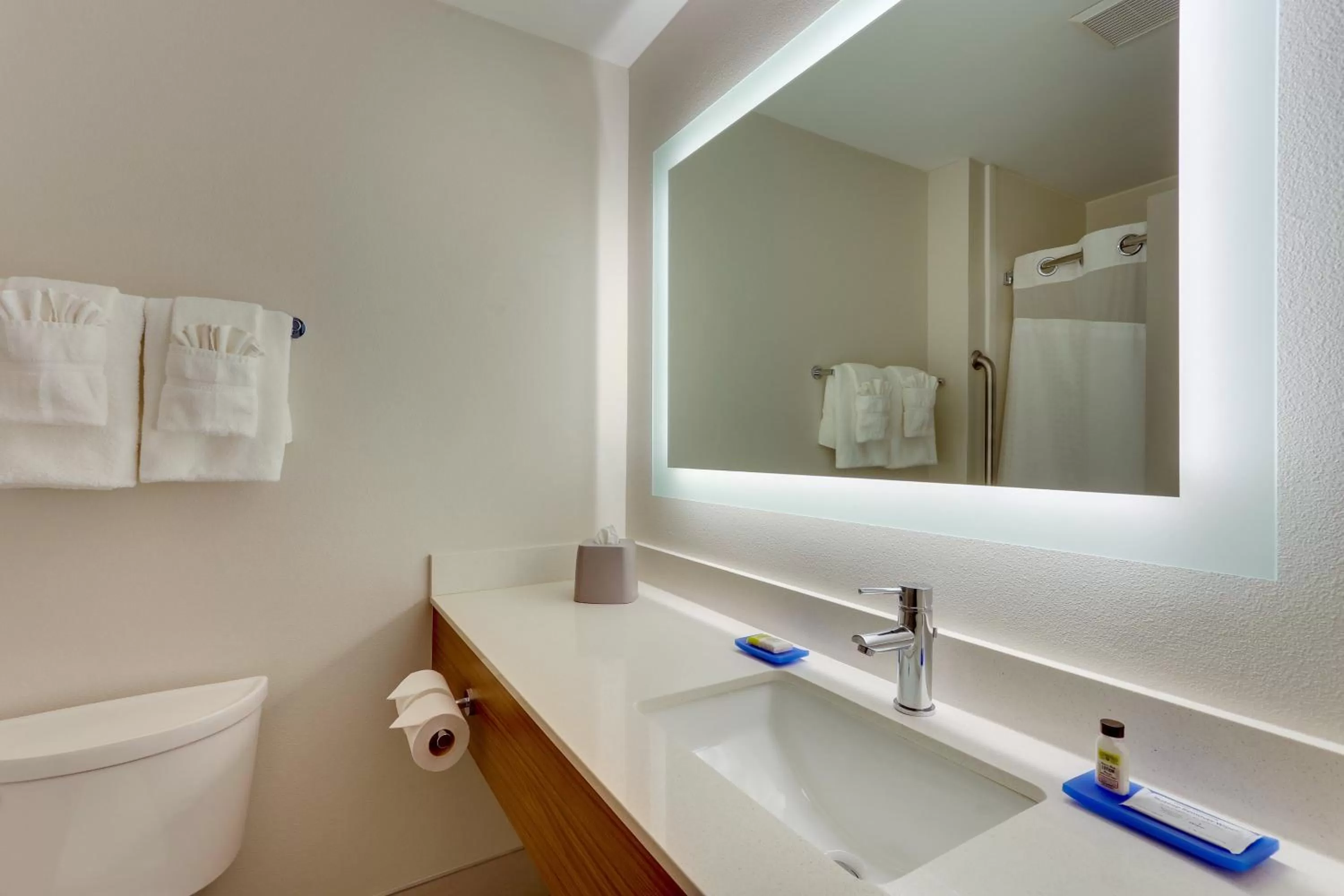 Suite - Hearing Accessible - Non-Smoking in Holiday Inn Express - Cincinnati North - Monroe, an IHG Hotel