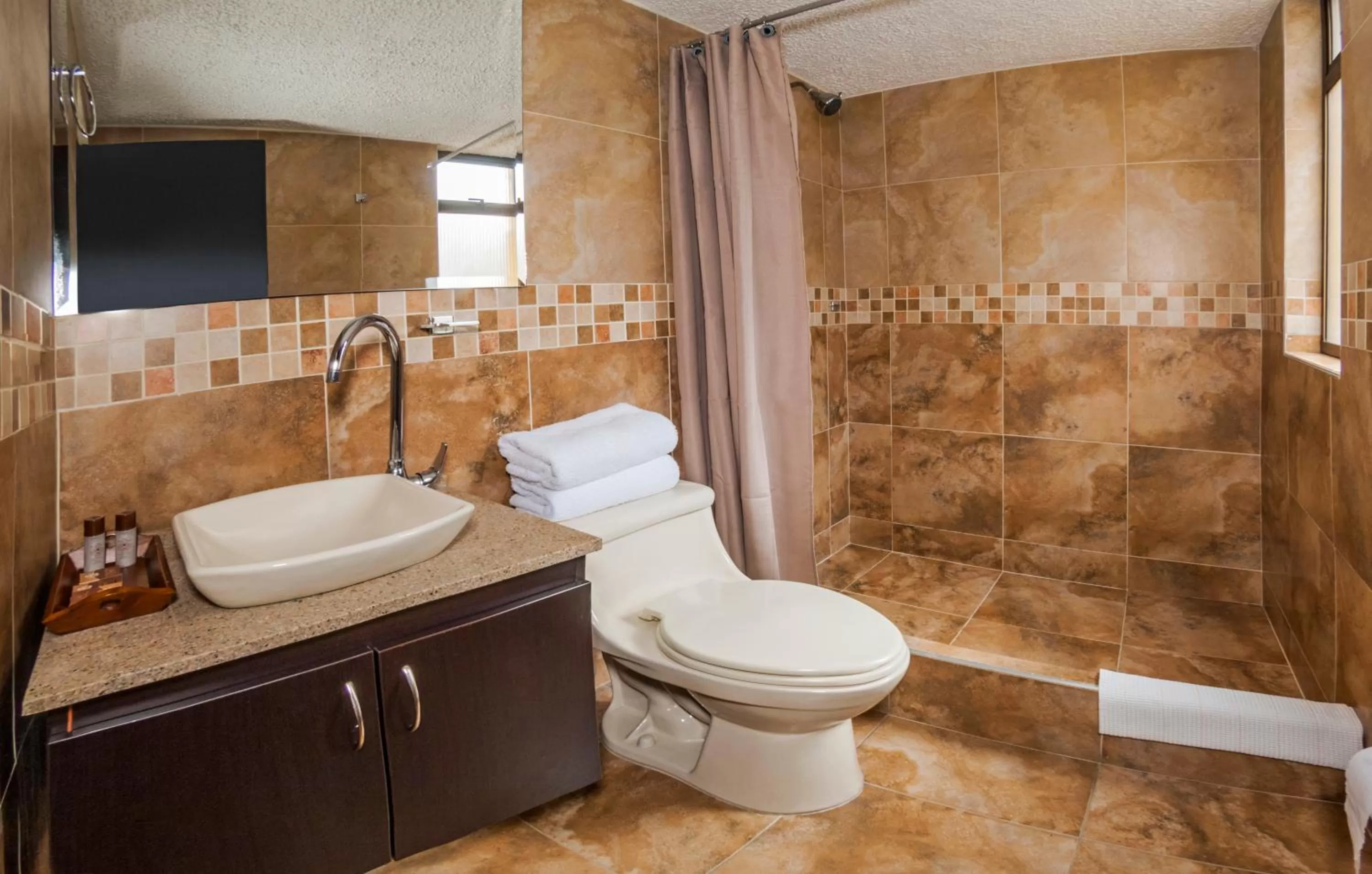 Standard Triple Room in Hotel Bogotá Gran Marquez