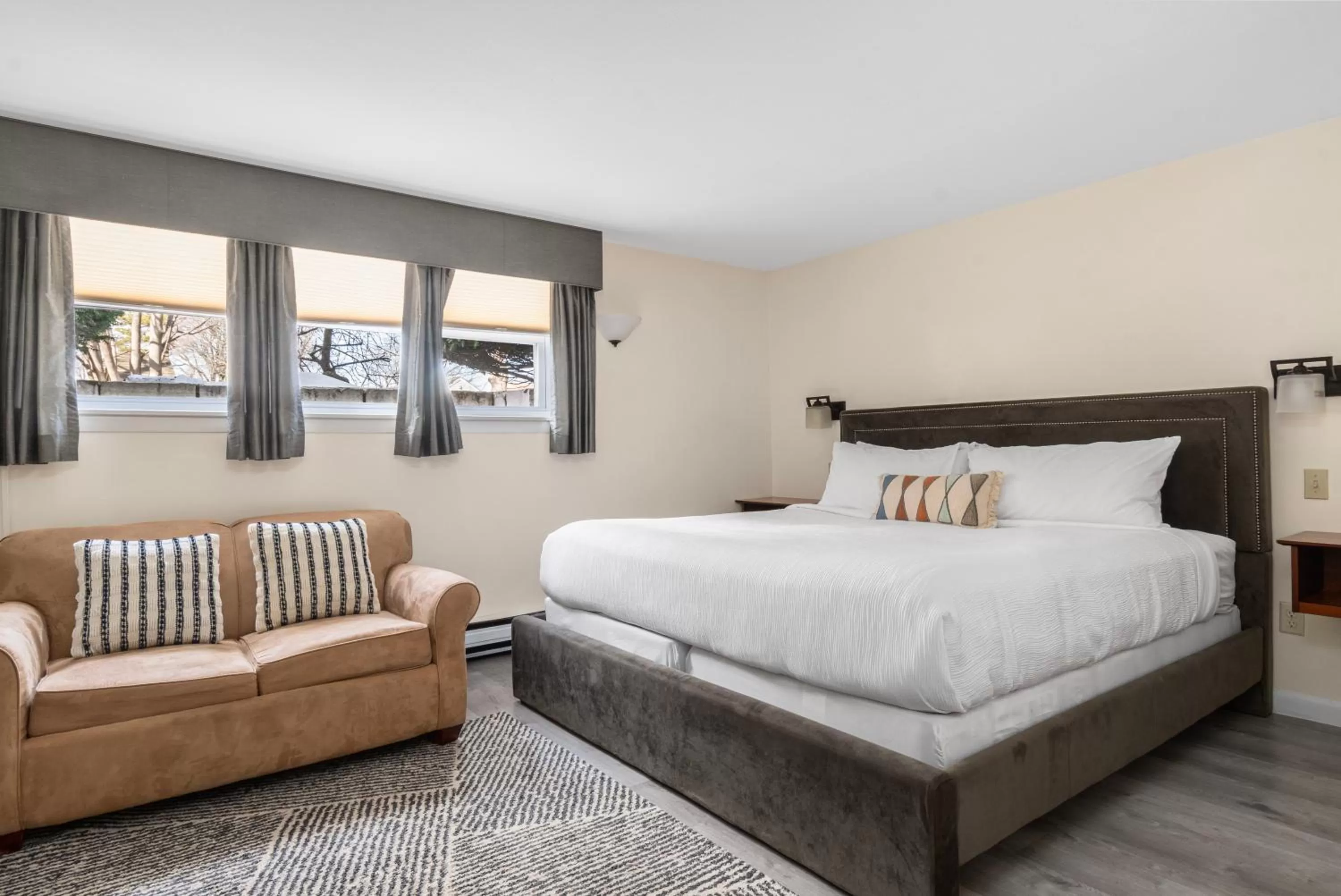 Studio Apartment - Basement Level in The Beverly