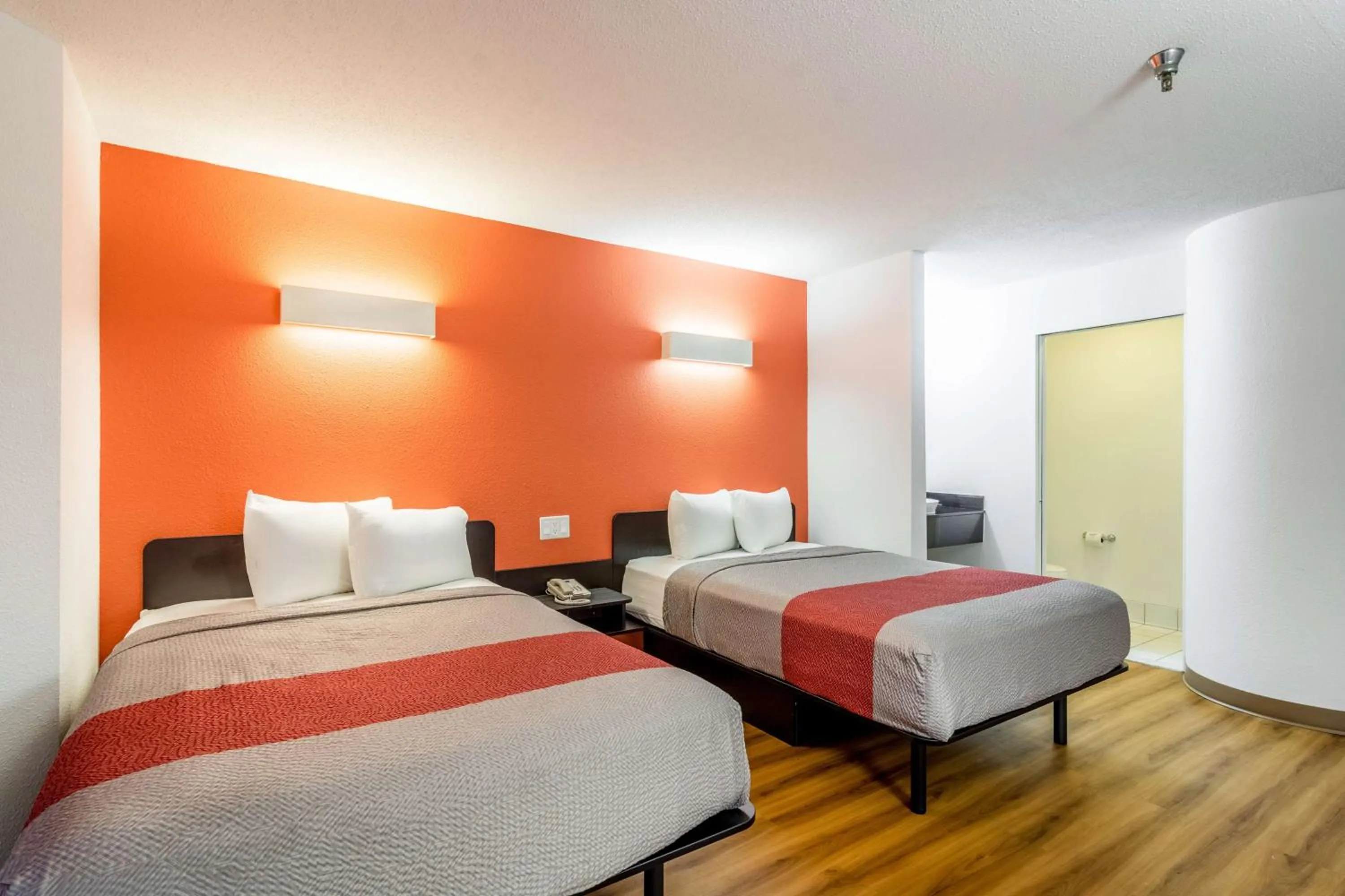 Quadruple Room - Non-Smoking in Motel 6-Harvey, IL