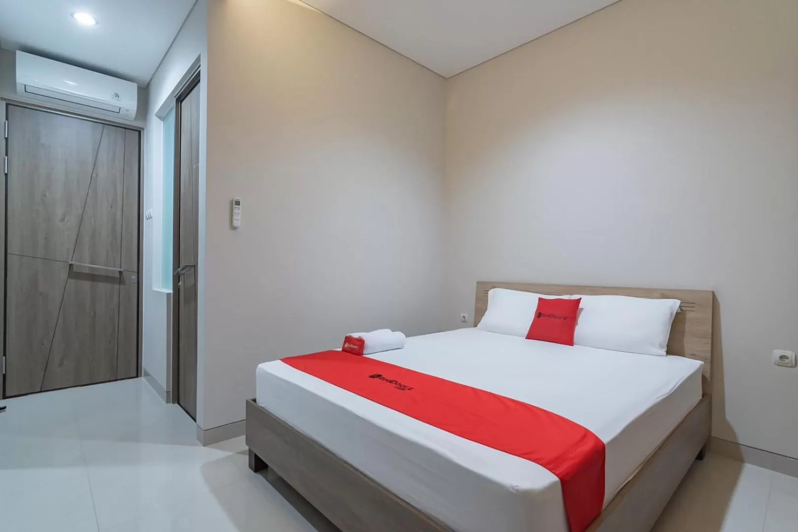 Double Room in RedDoorz Plus @ Cirebon City Center
