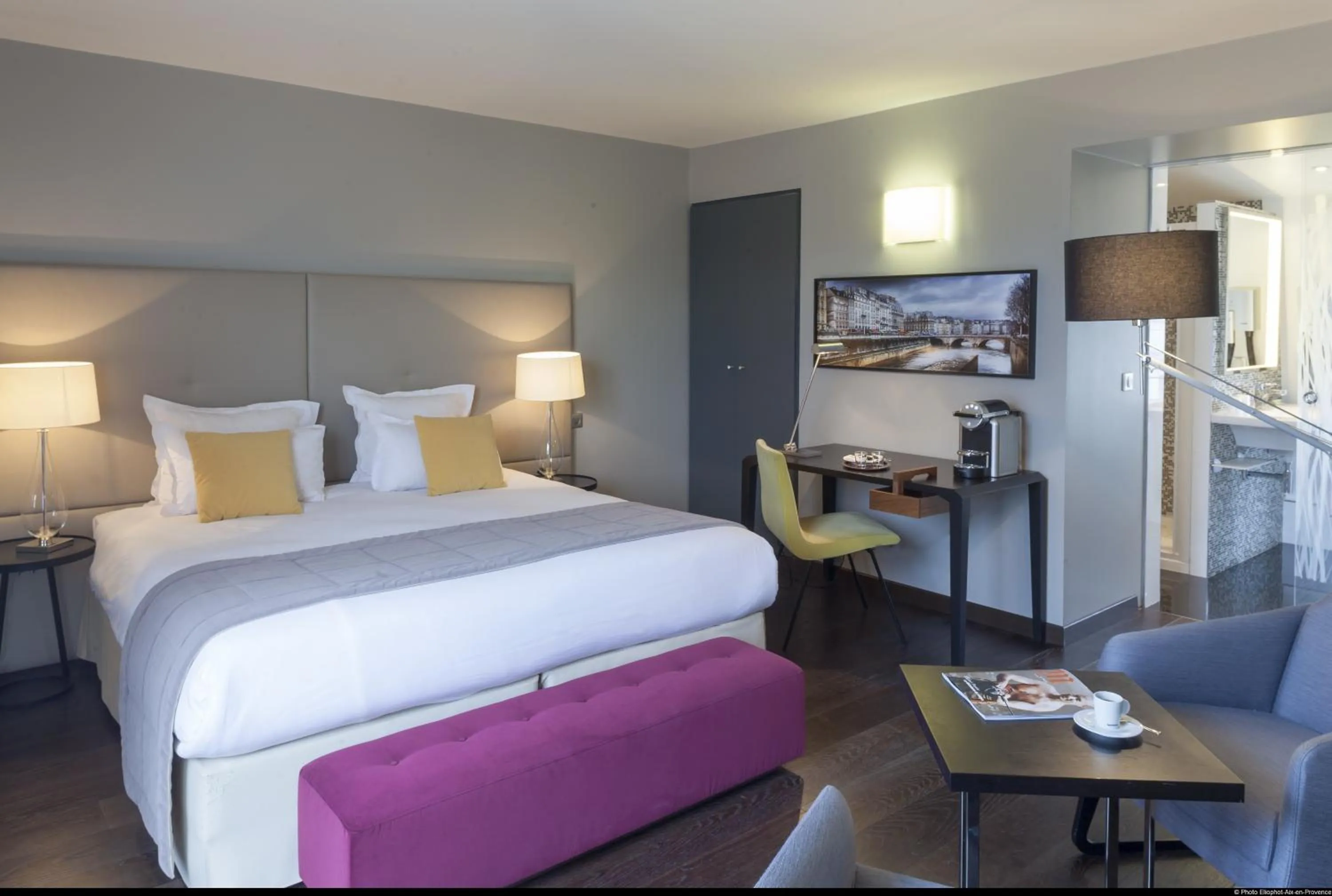 Superior Double or Twin Room with Terrace in Hotel de L'Universite