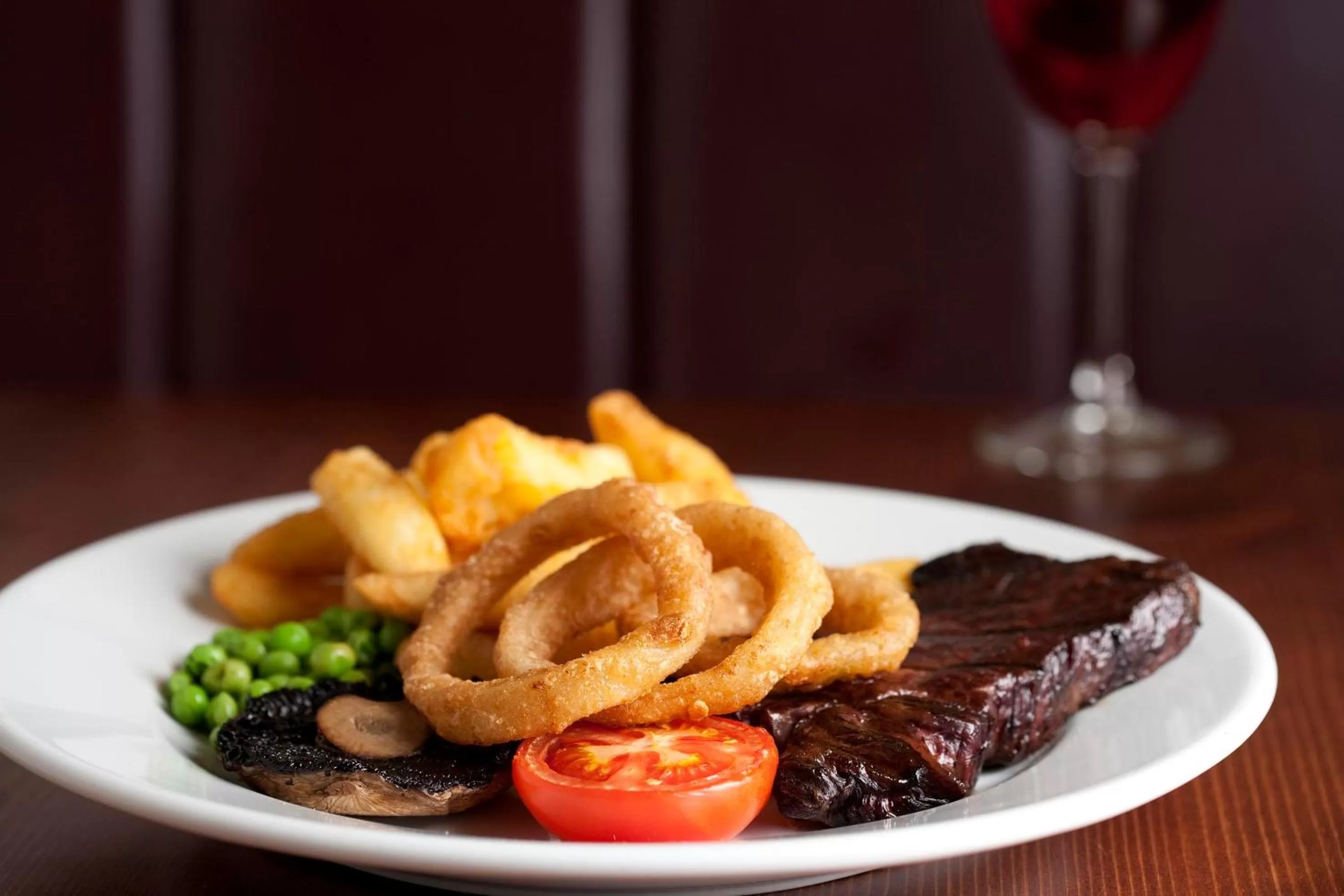 Food and drinks in County Arms