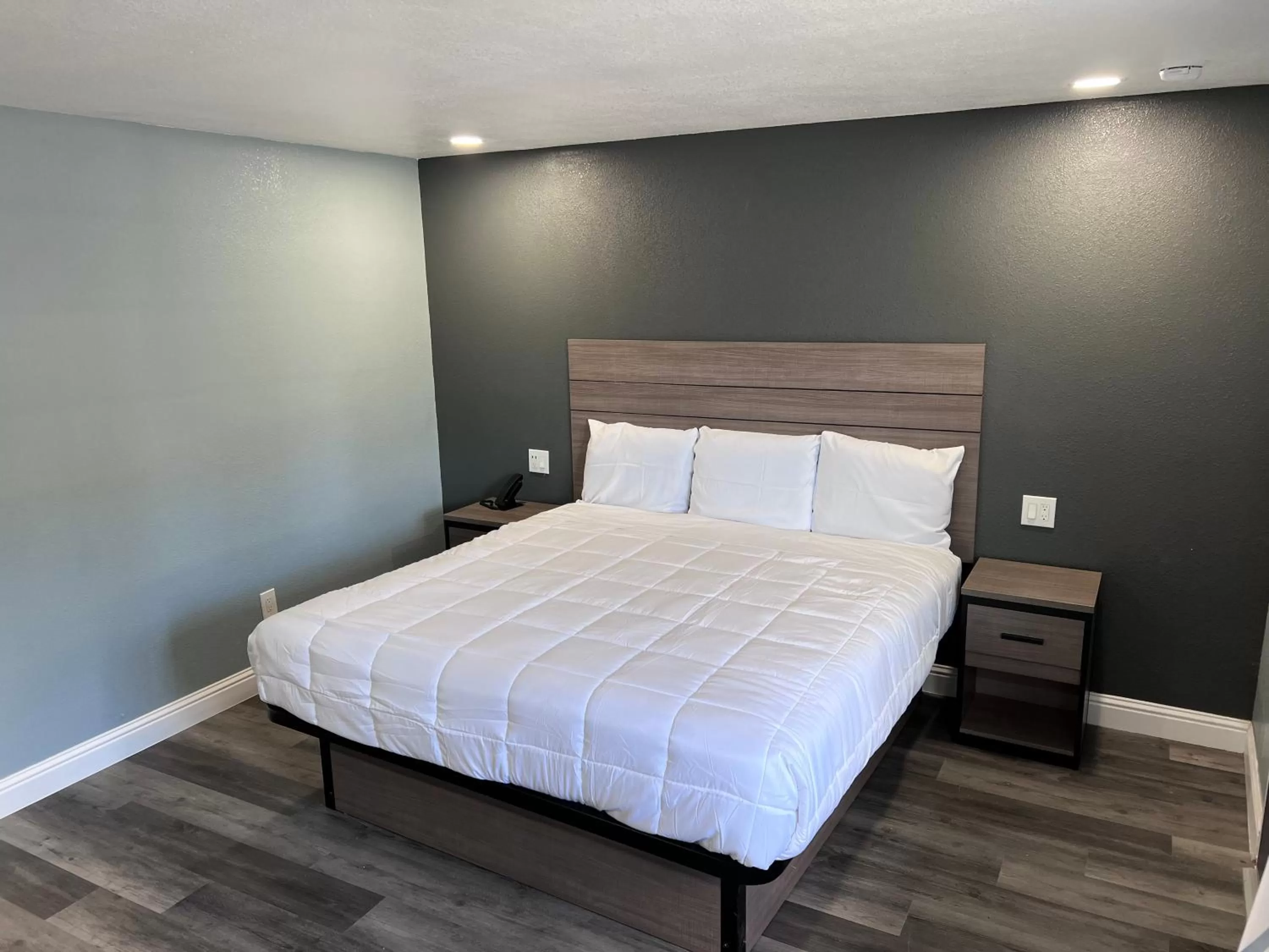 Deluxe Two-Bedroom Suite in Surf City Inn & Suites