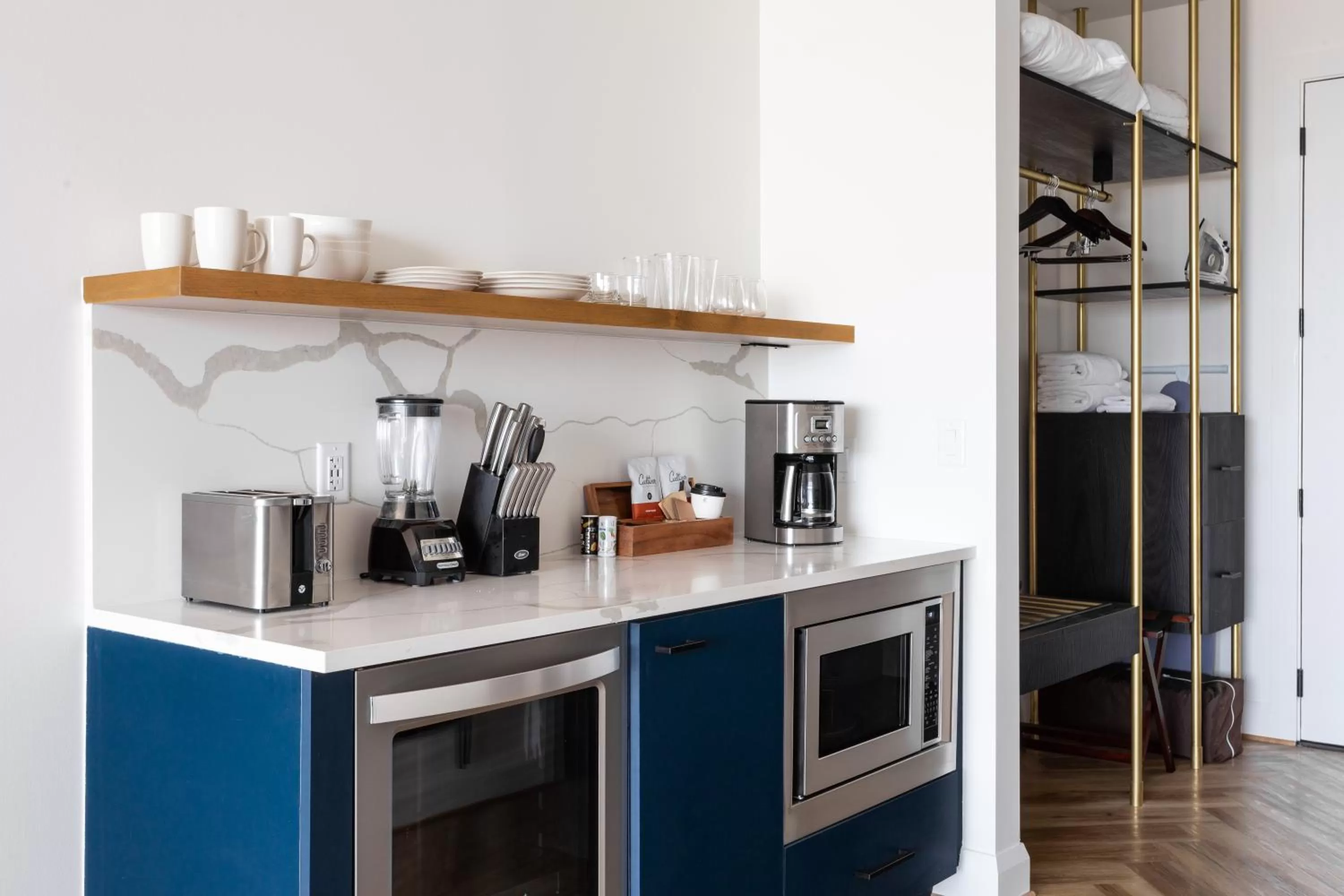 Premium Classic King - single occupancy in Mint House Dallas - Downtown