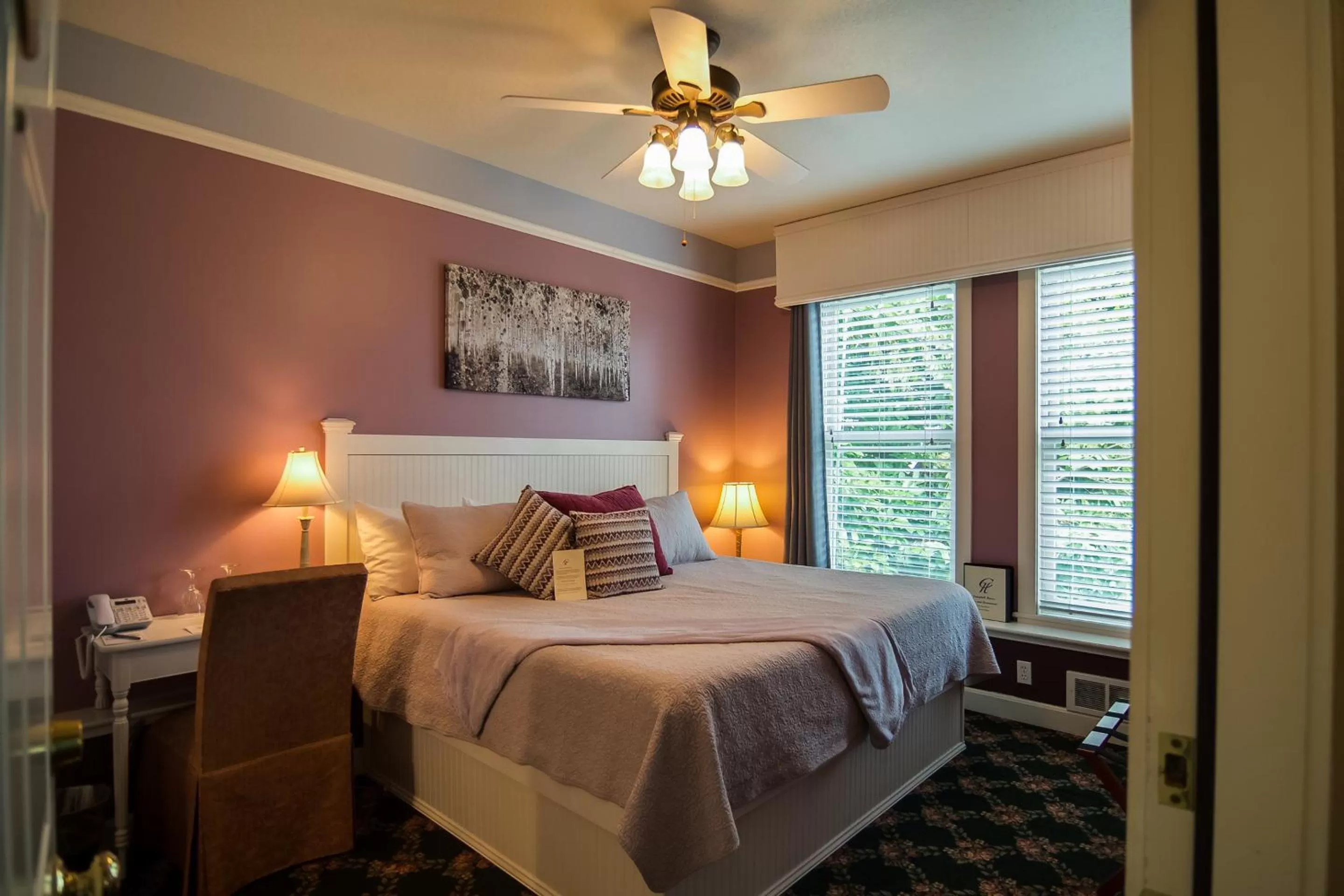 Bed in The Campbell House Inn