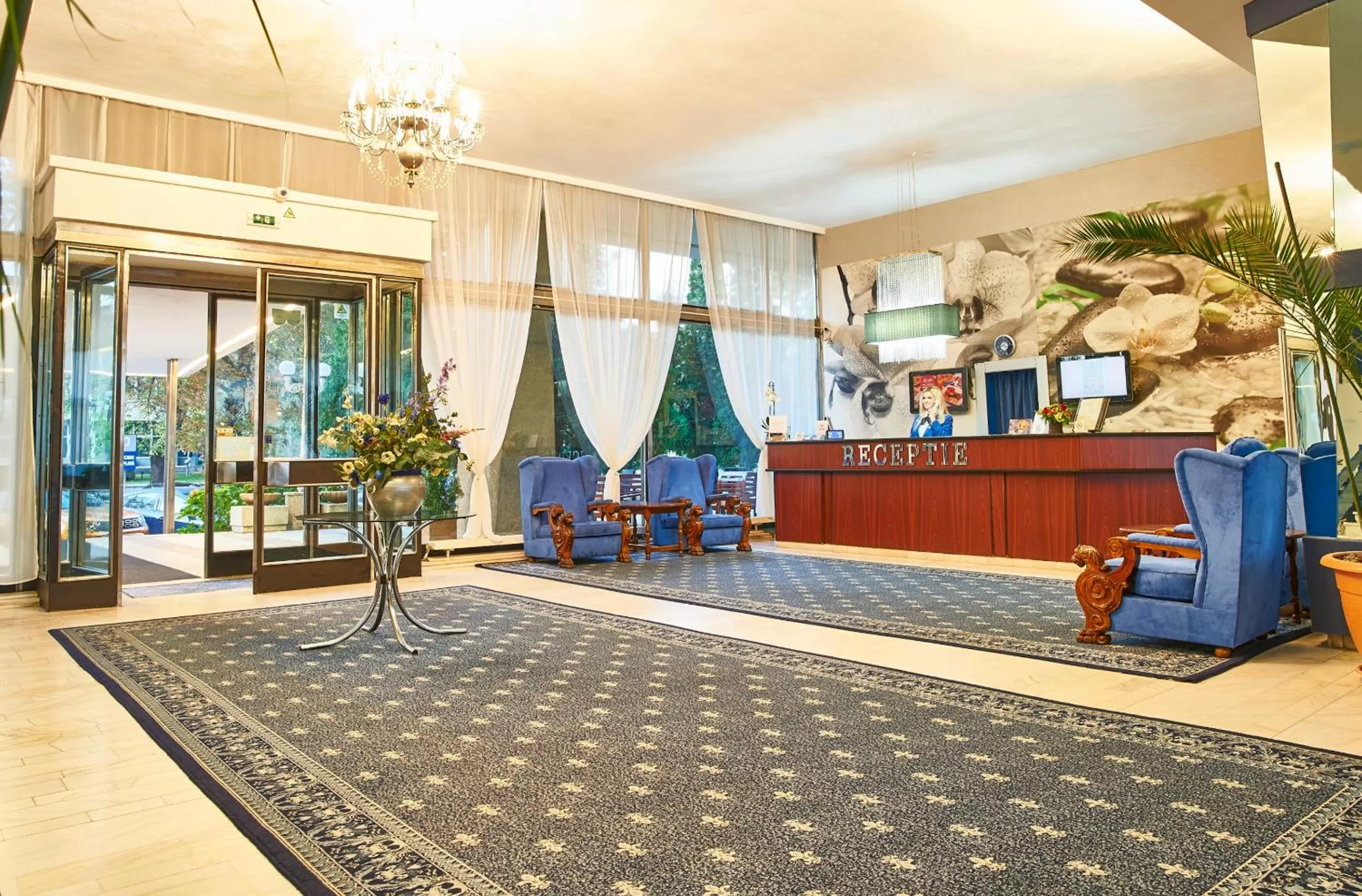 Lobby or reception in Continental Drobeta Turnu Severin