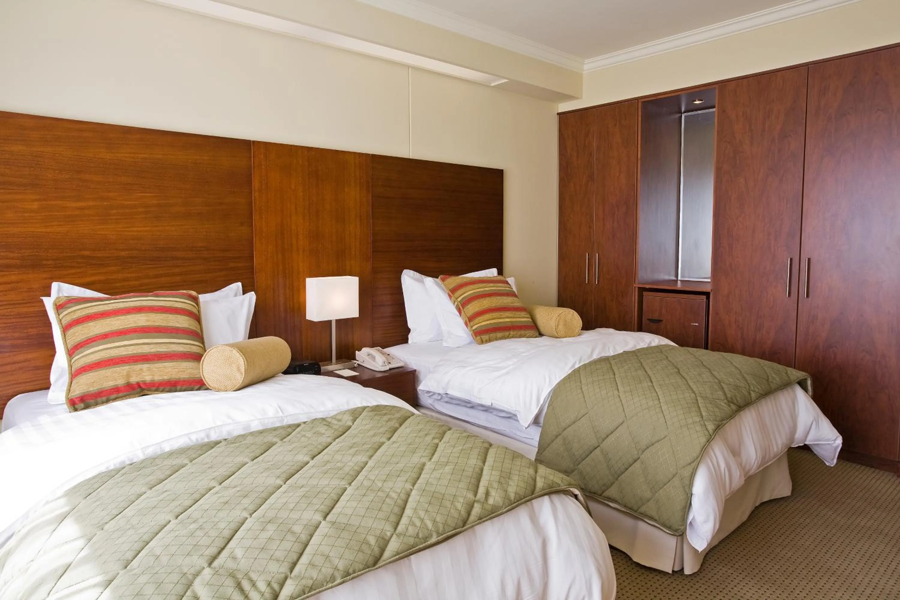 Deluxe Twin Room in Hotel Stubel Suites & Cafe