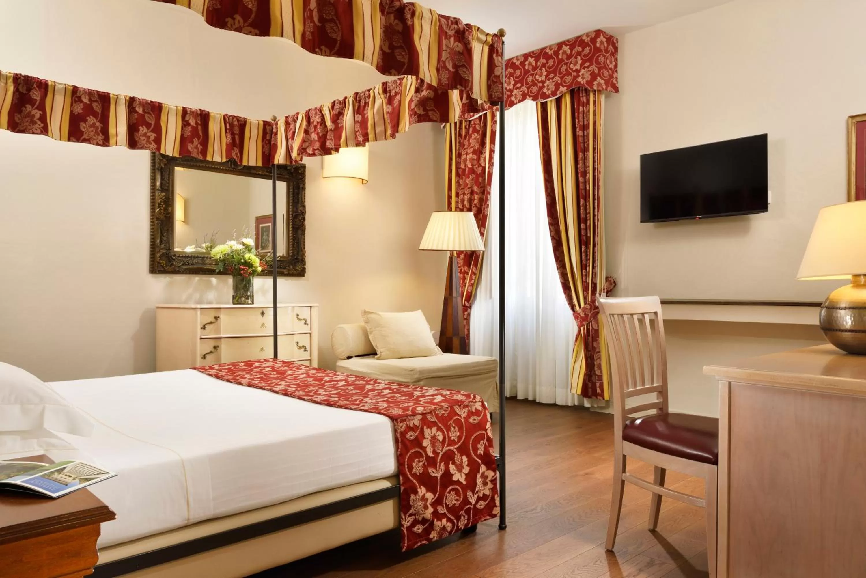 Superior Double Room in Villa Sabolini