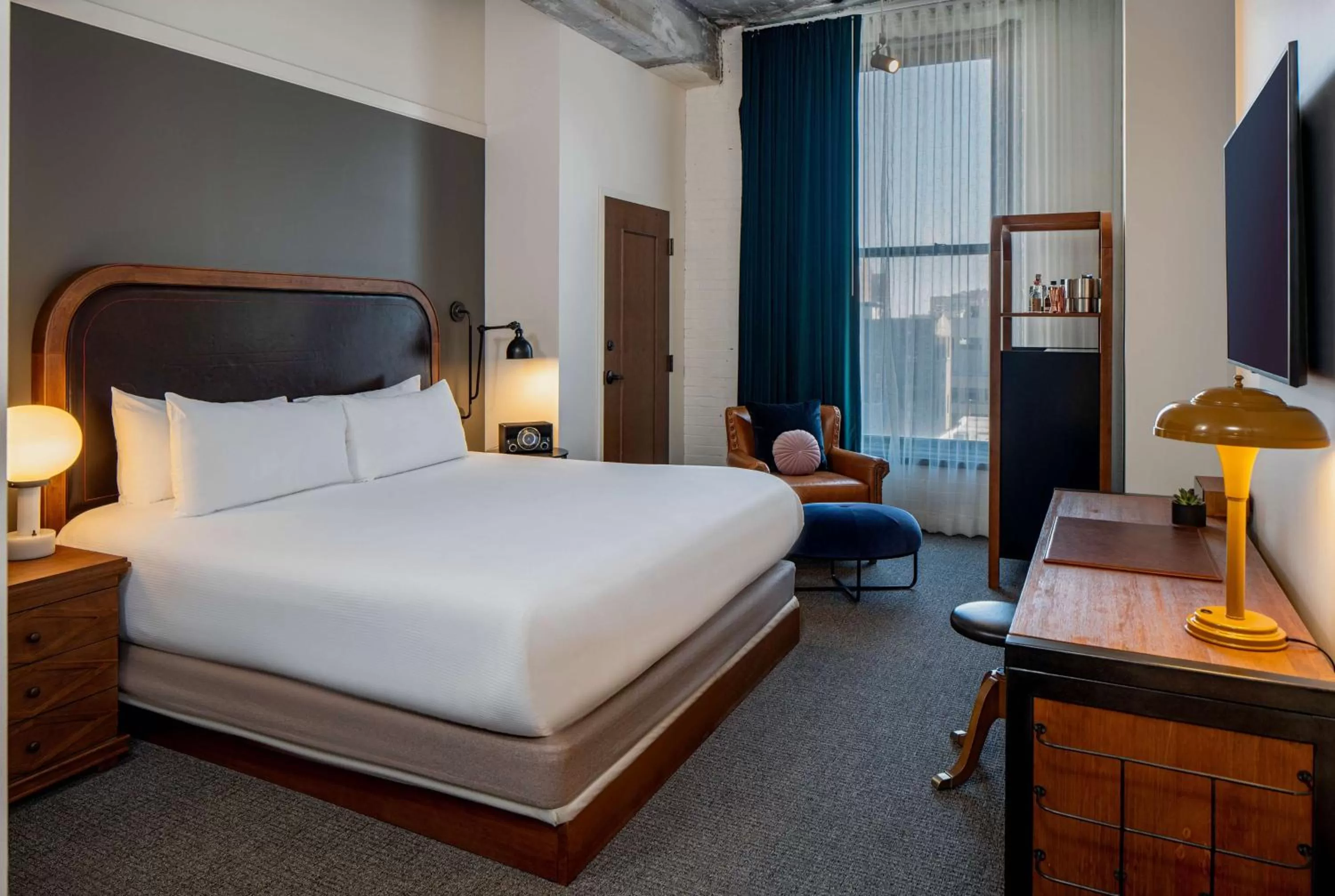 Deluxe King Room in The Last Hotel