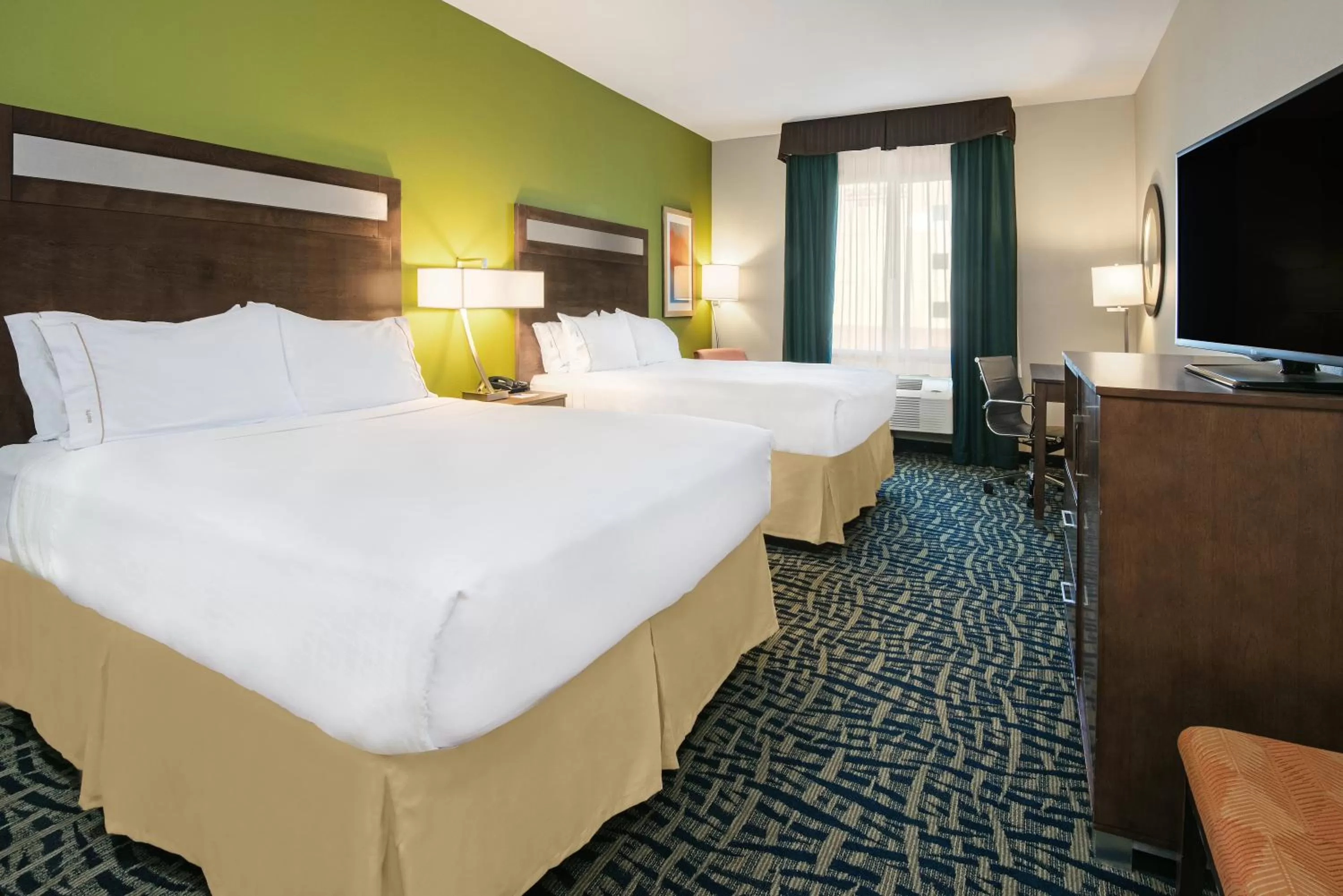 Standard Queen Room with Two Queen Beds and Mobility Accessible Tub in Holiday Inn Express Hotel and Suites Monahans I-20 by IHG