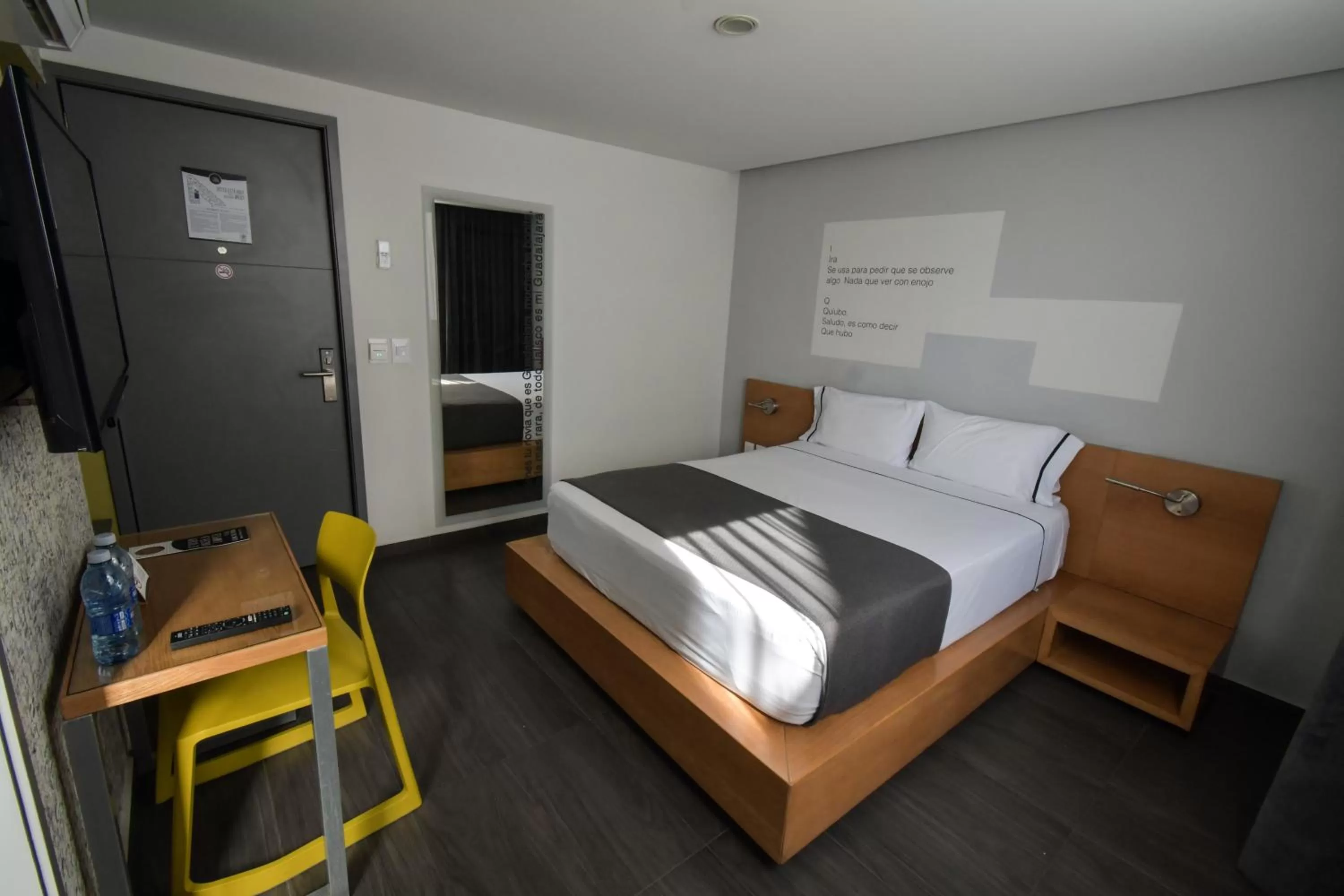 Queen Room in Hotel Perla Central