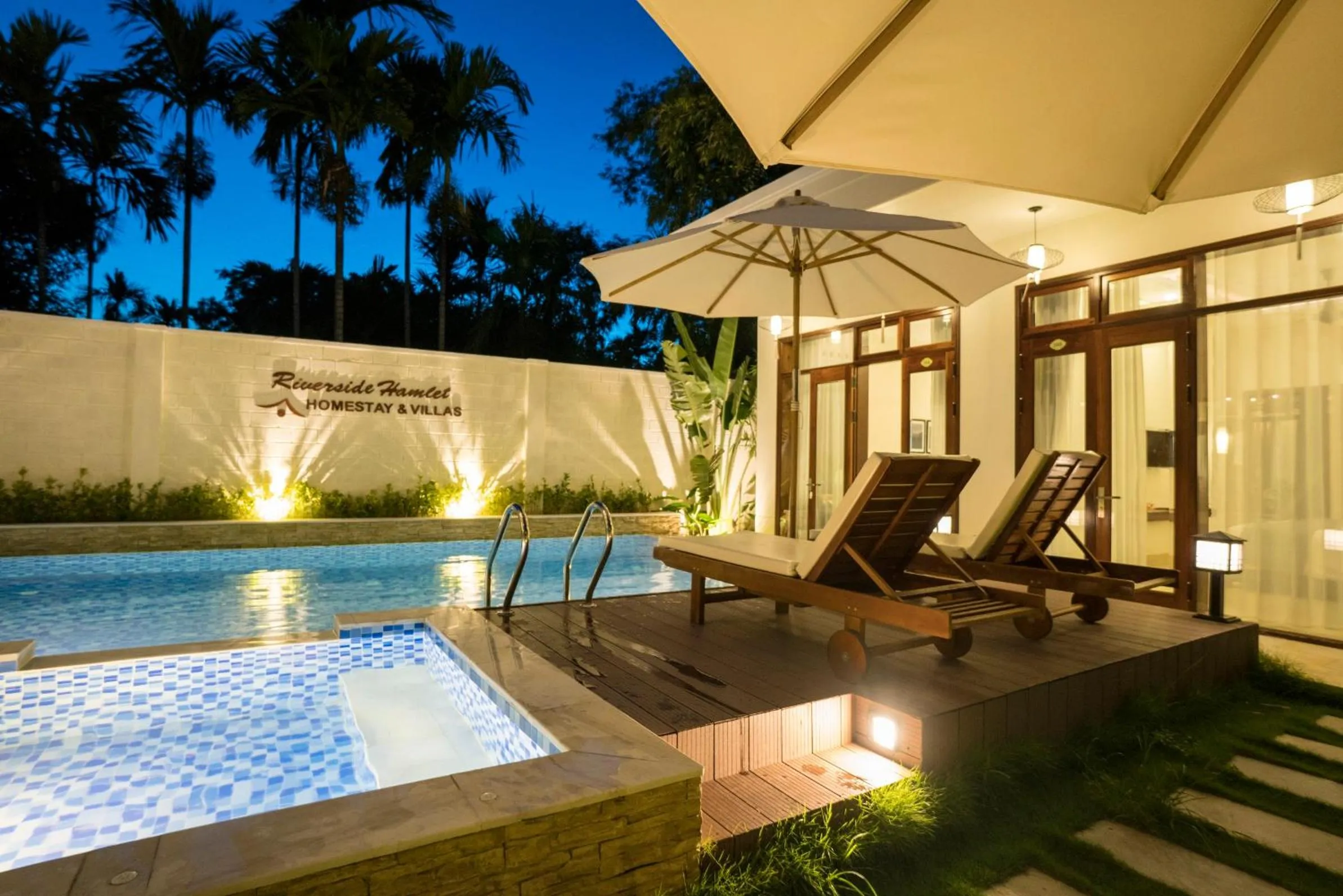 Villa with Private Pool in Riverside Hamlet Homestay & Villa