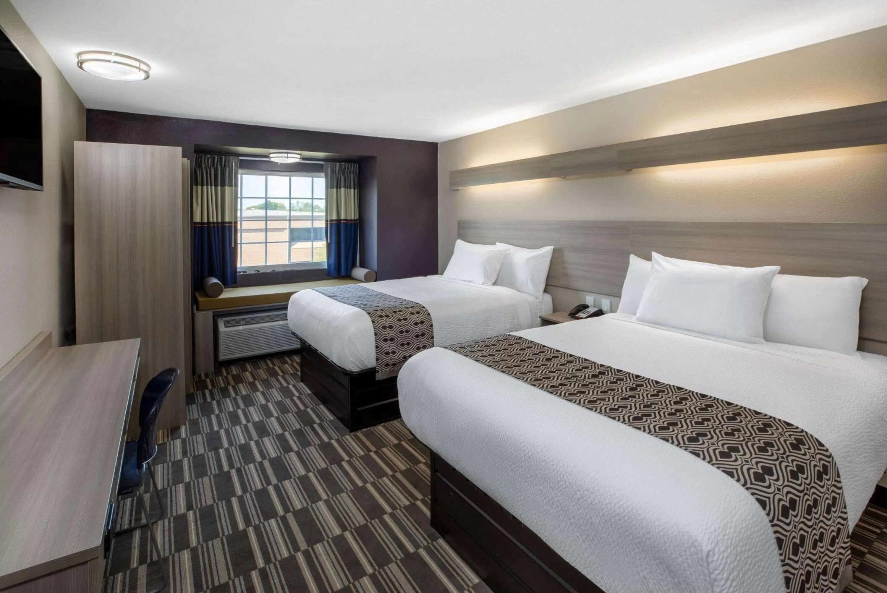 Queen Room with Two Queen Beds - Non-Smoking in Microtel Inn & Suites by Wyndham Bossier City