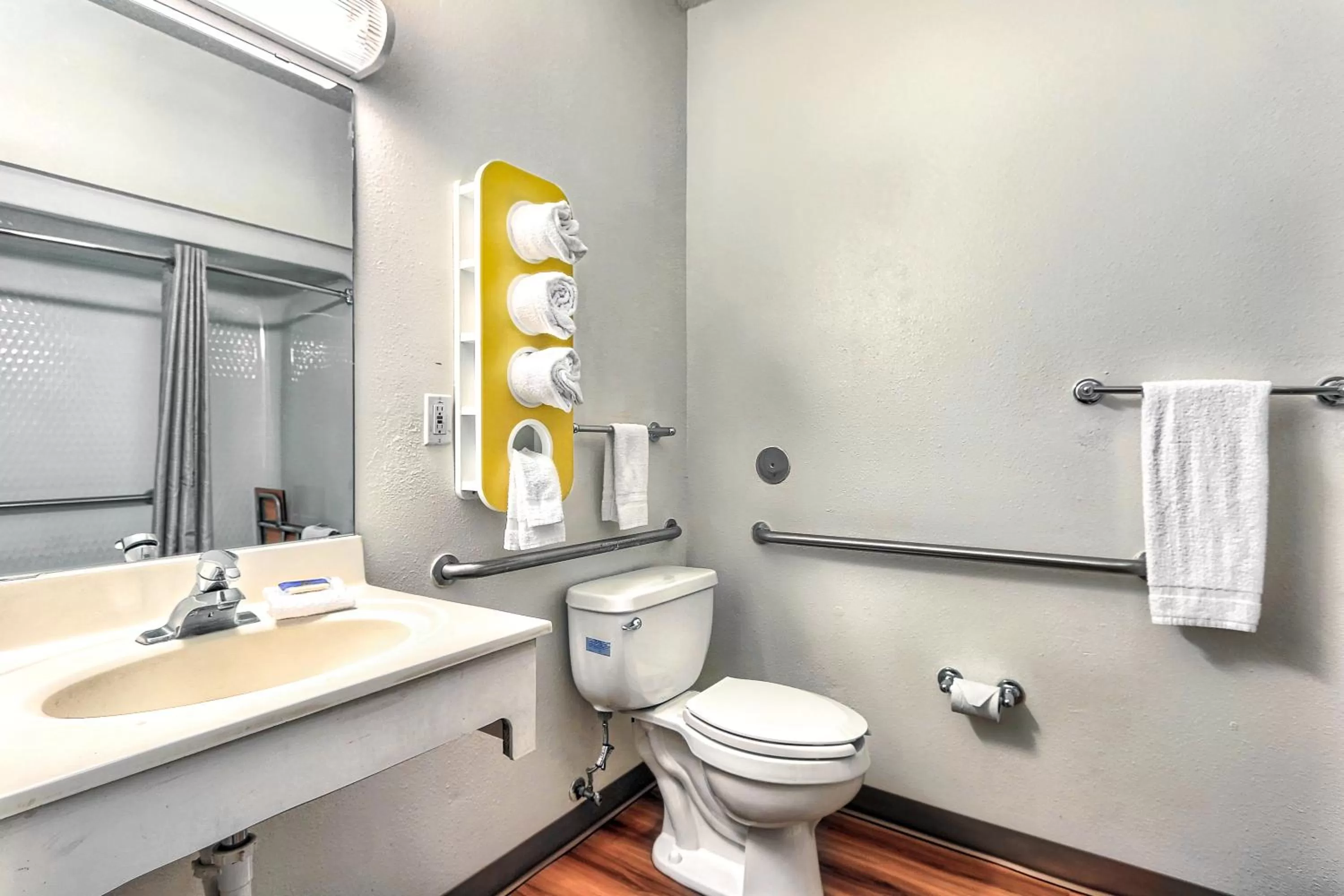 Queen Room - single occupancy - Non-Smoking in Motel 6-Killeen, TX