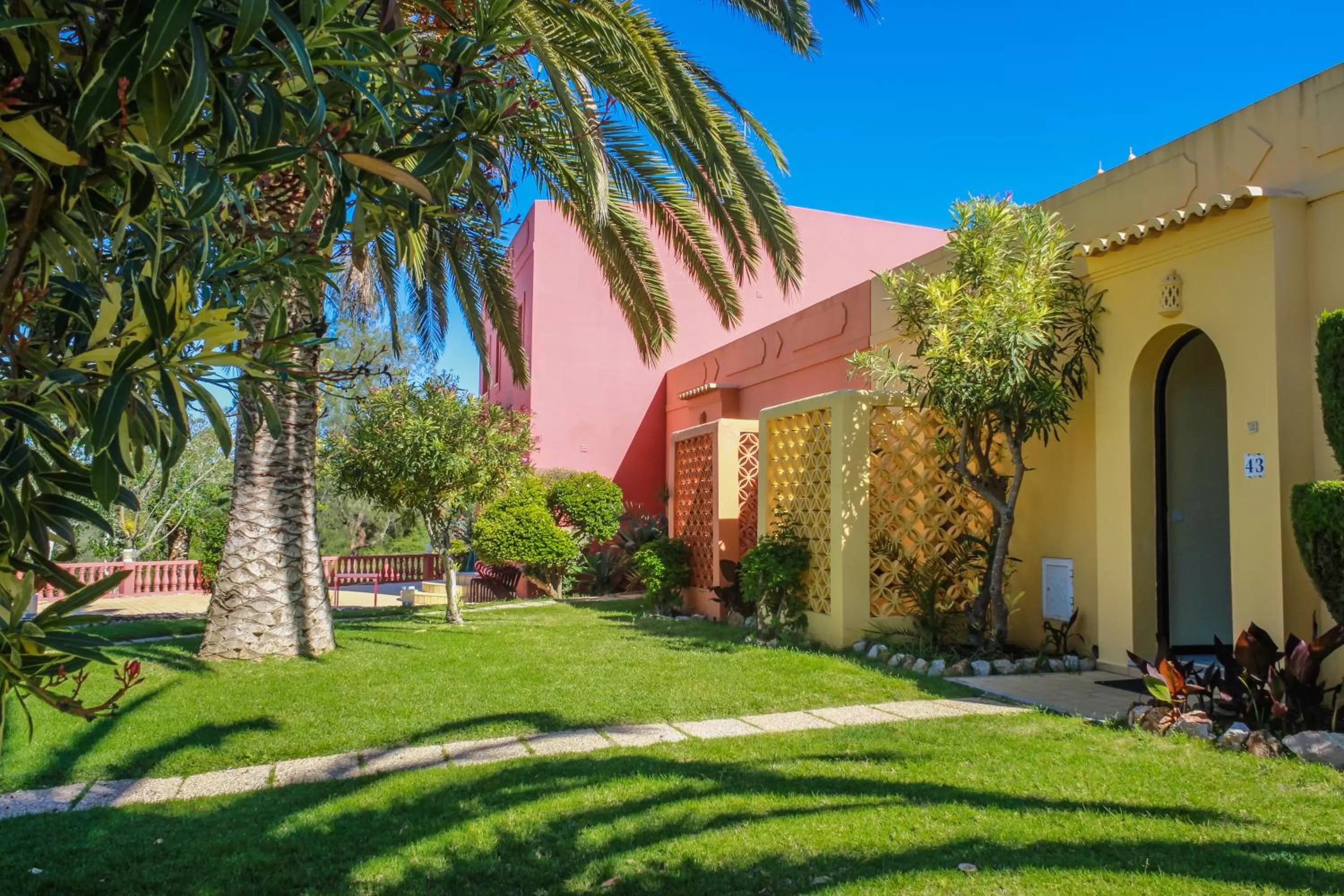 Two-Bedroom Apartment in Colina Village