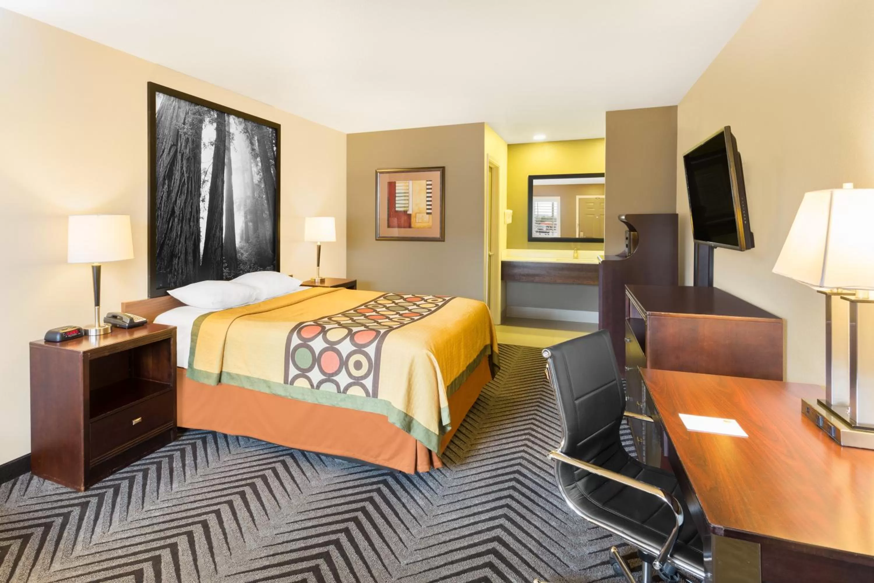 Queen Room with Mobility/Hearing Access - Non-Smoking in Super 8 by Wyndham Fortuna