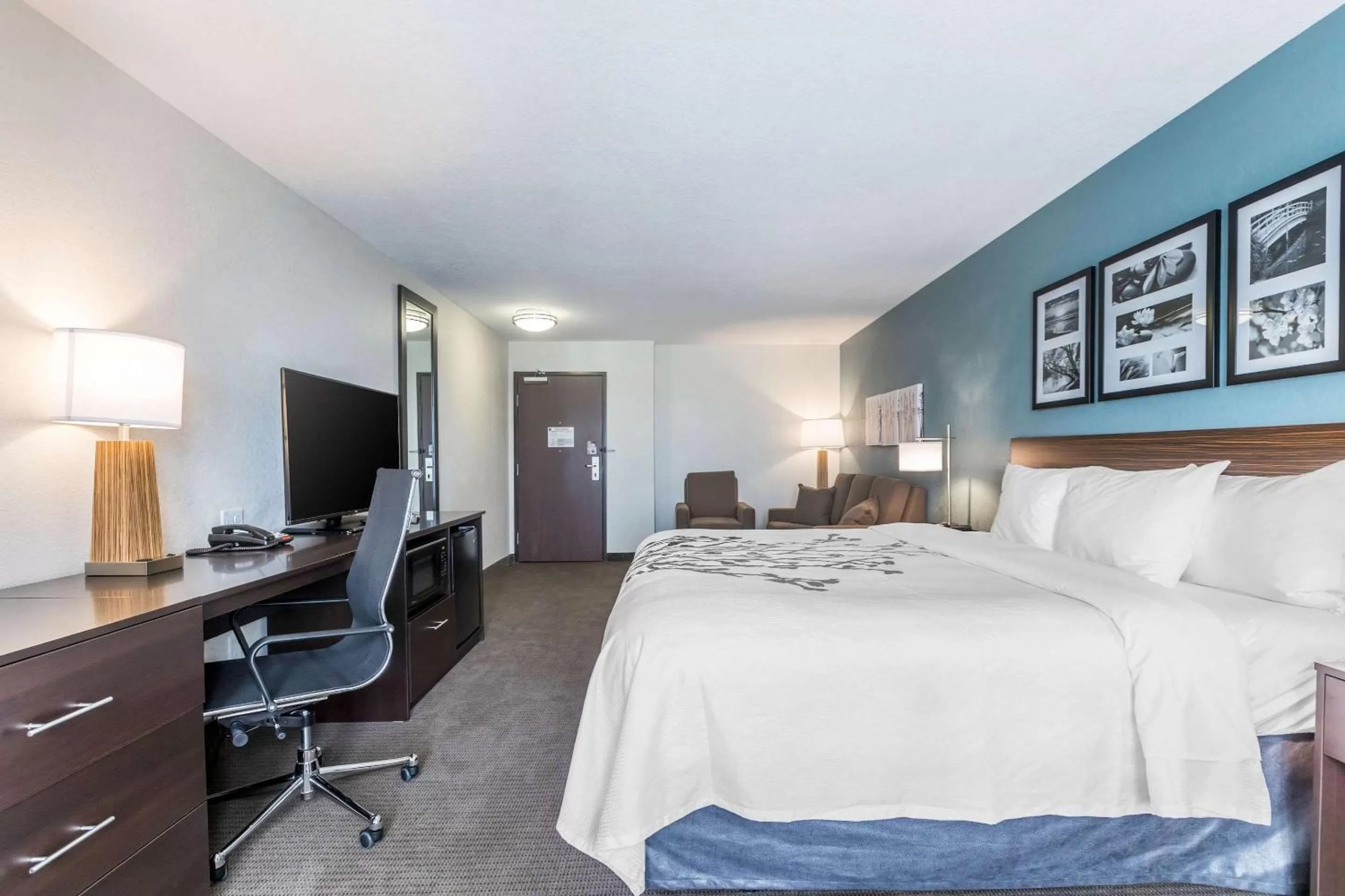 King Suite - Non-Smoking in Sleep Inn & Suites West Des Moines near Jordan Creek