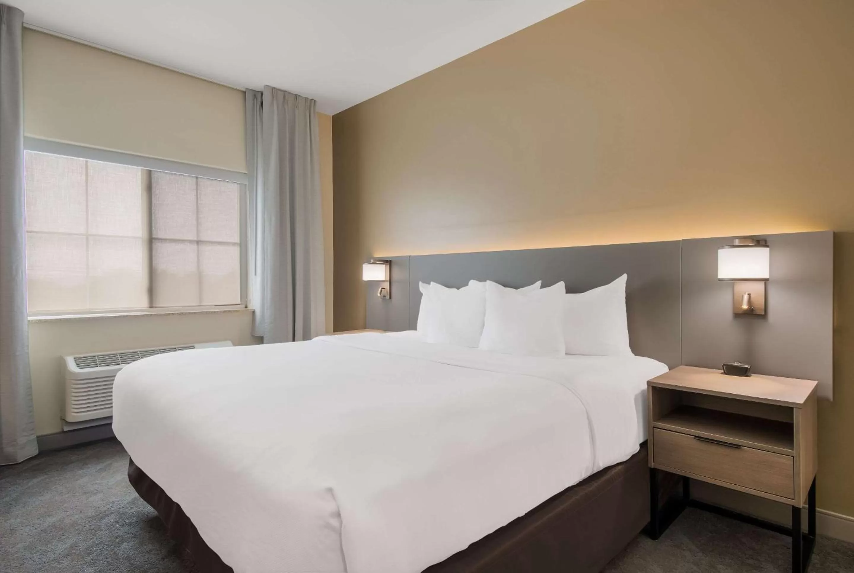 King Room - Non-Smoking in Comfort Inn & Suites Barnesville - Frackville